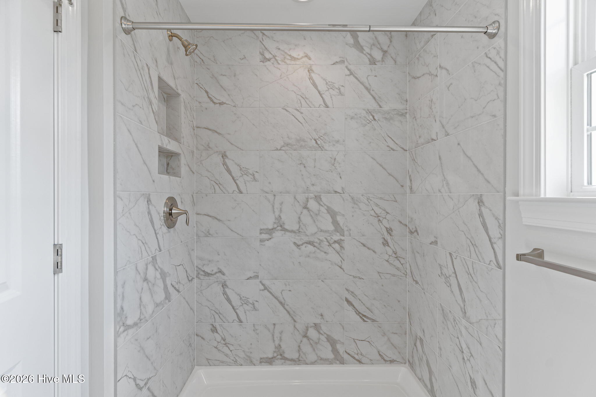 100554681 | Photo 35