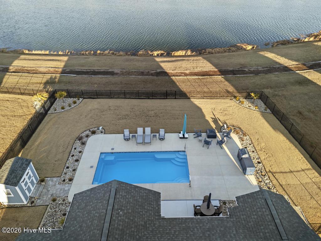 100569844 | Photo 16