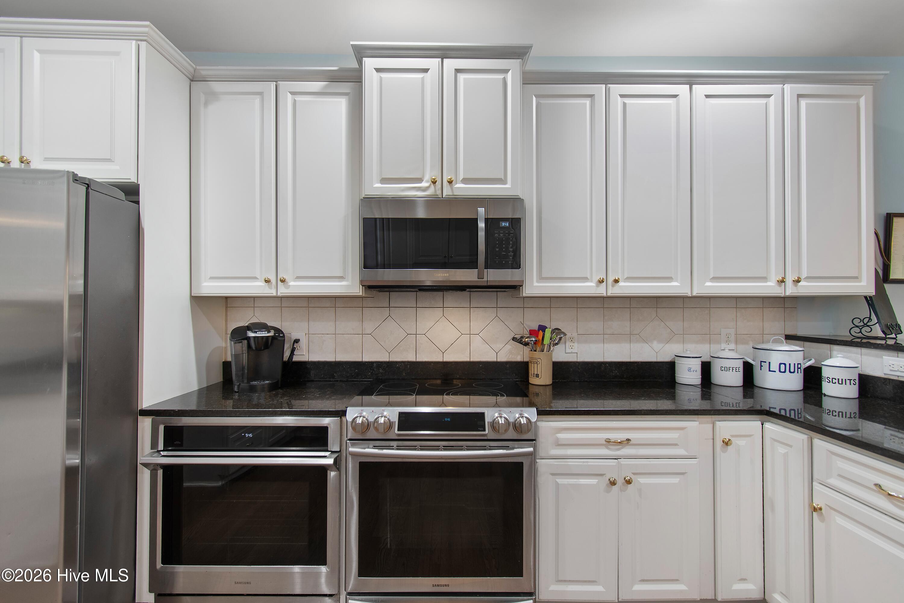 100557471 | Photo 24