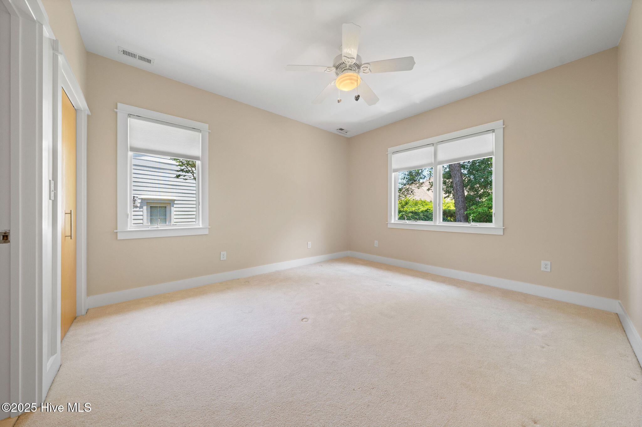 100516292 | Photo 31