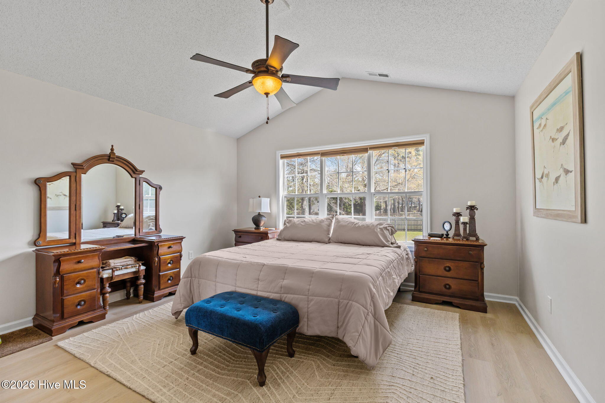 100561719 | Photo 29