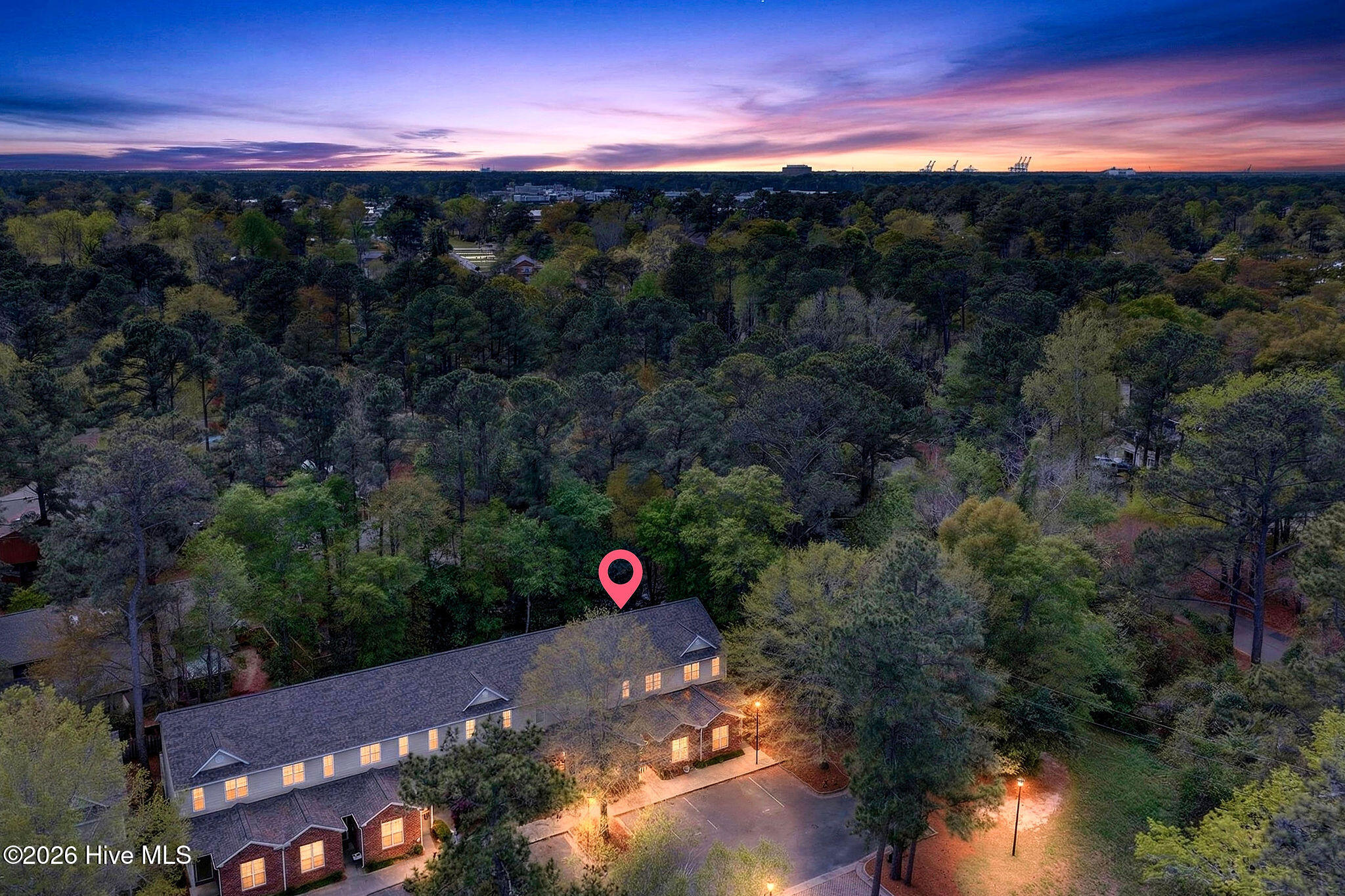 100564267 | Photo 22