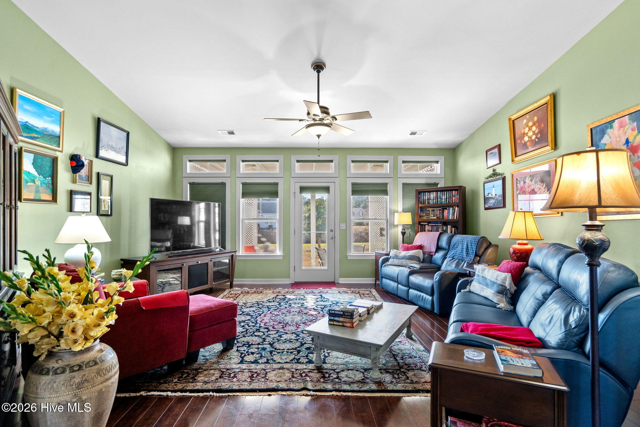 100546321 | Photo 16