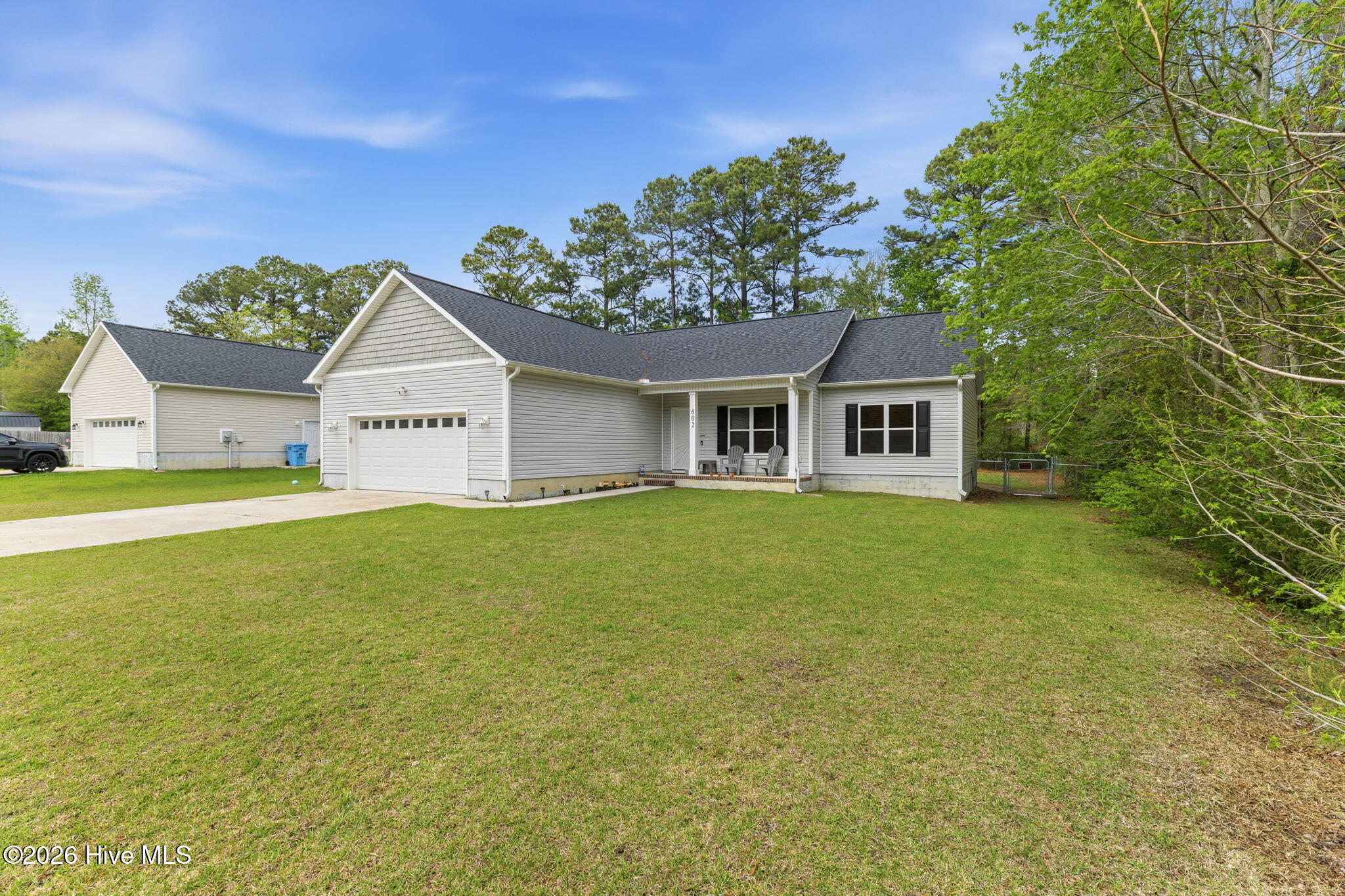 100565860 | Photo 26