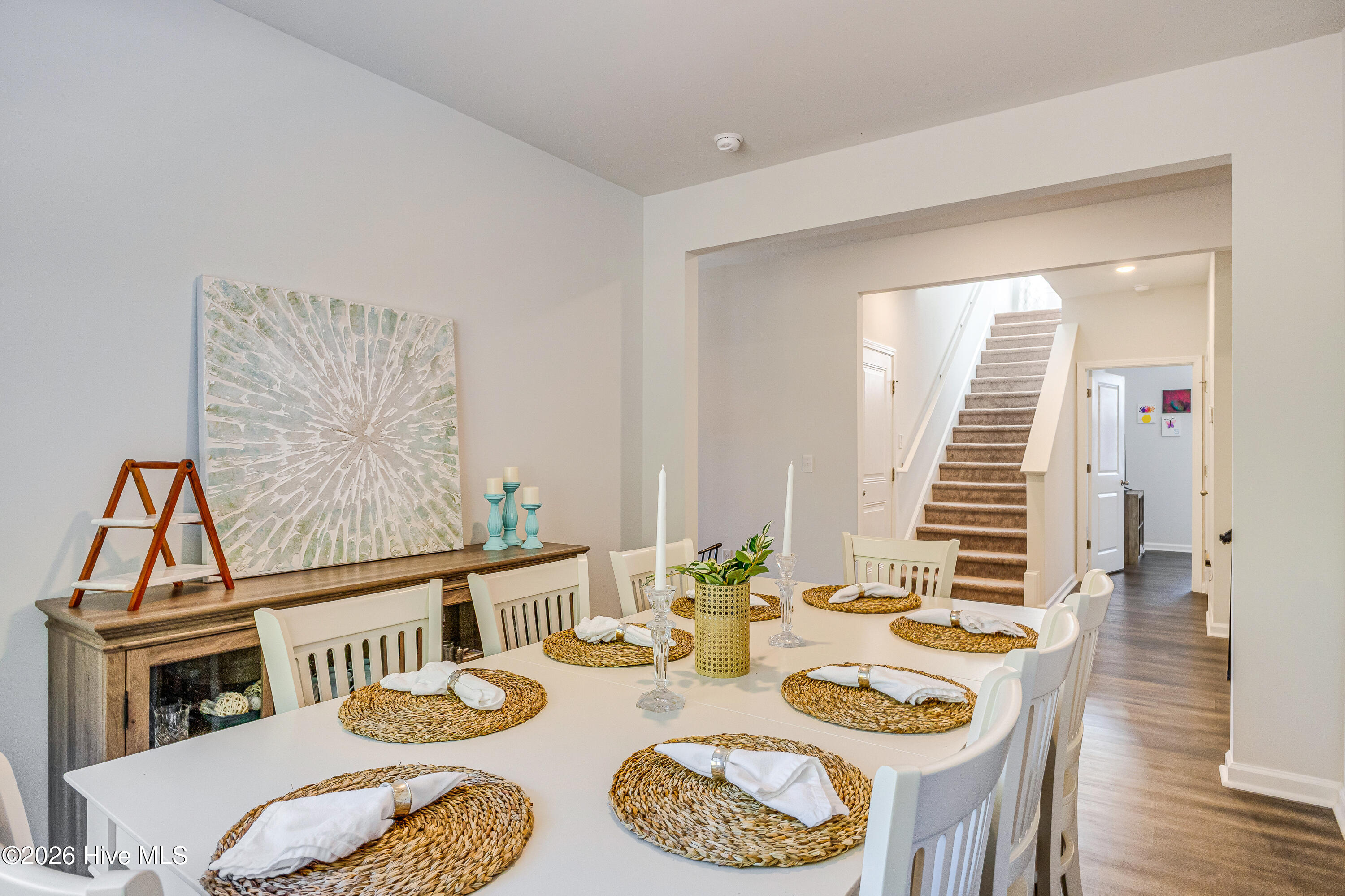 100549305 | Photo 25