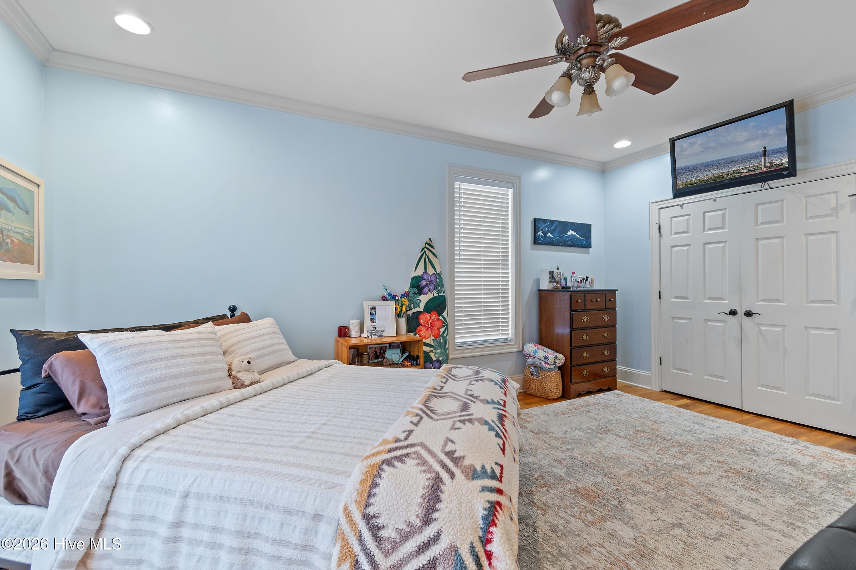 100559303 | Photo 38