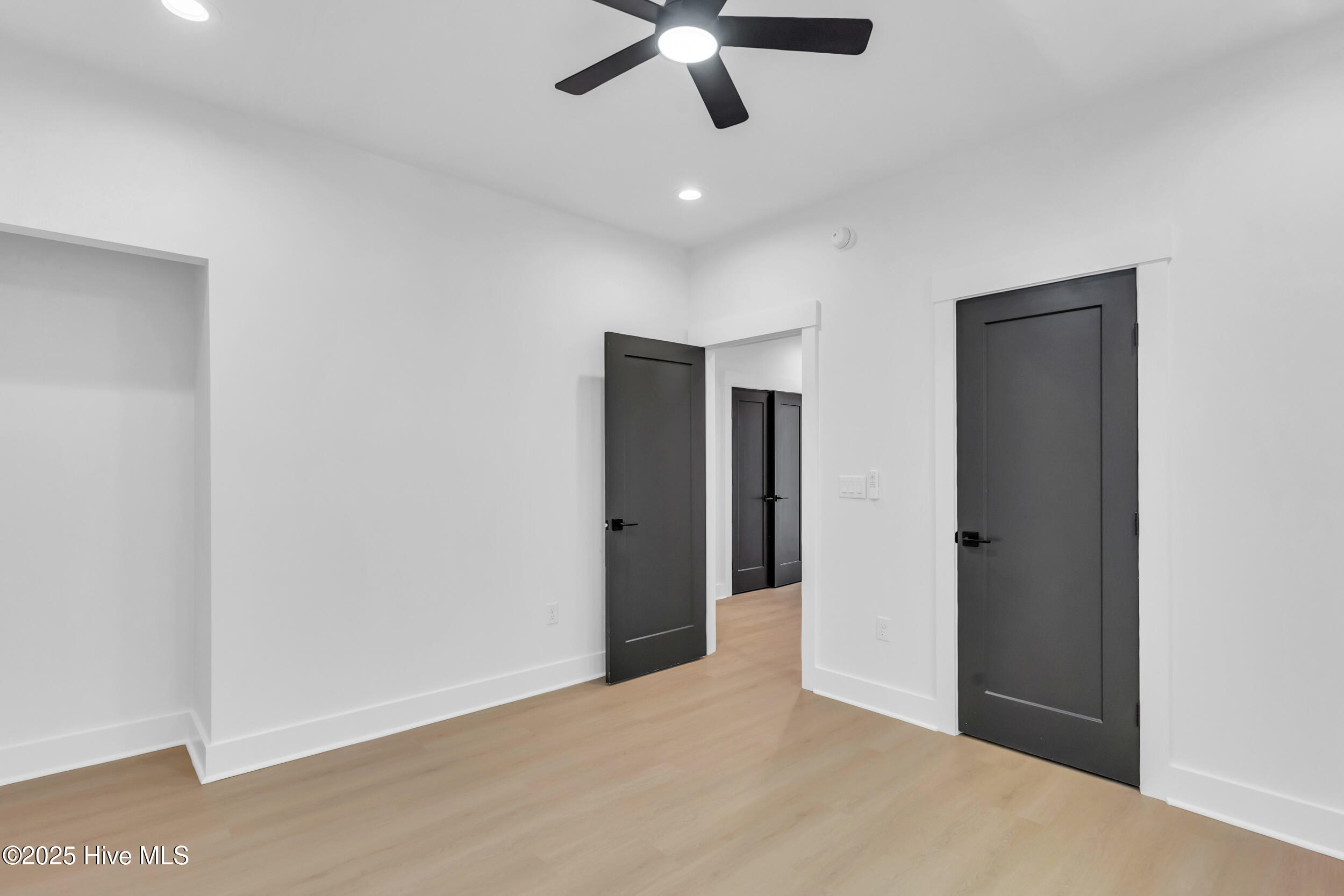 100501521 | Photo 26