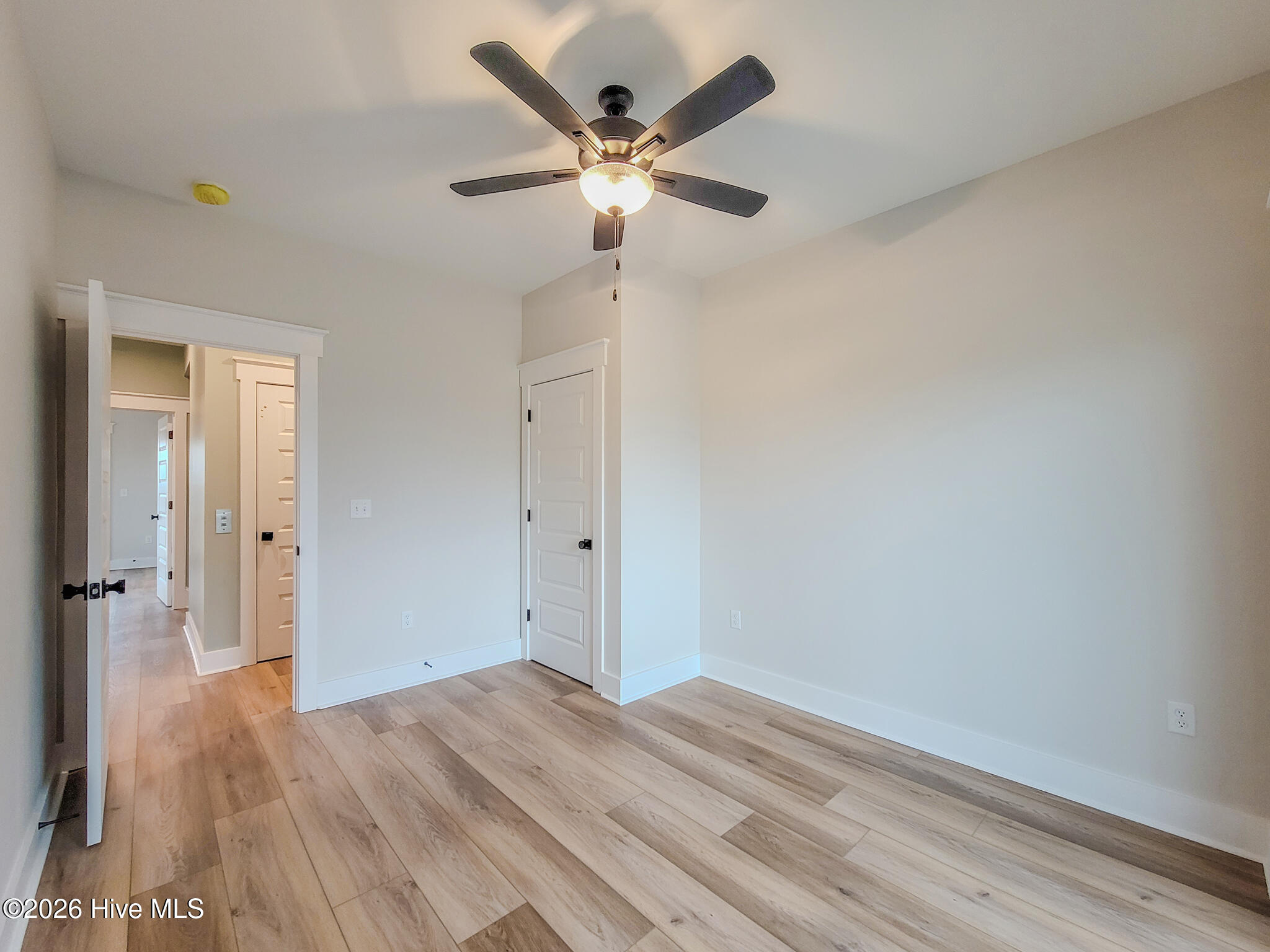 100553641 | Photo 48