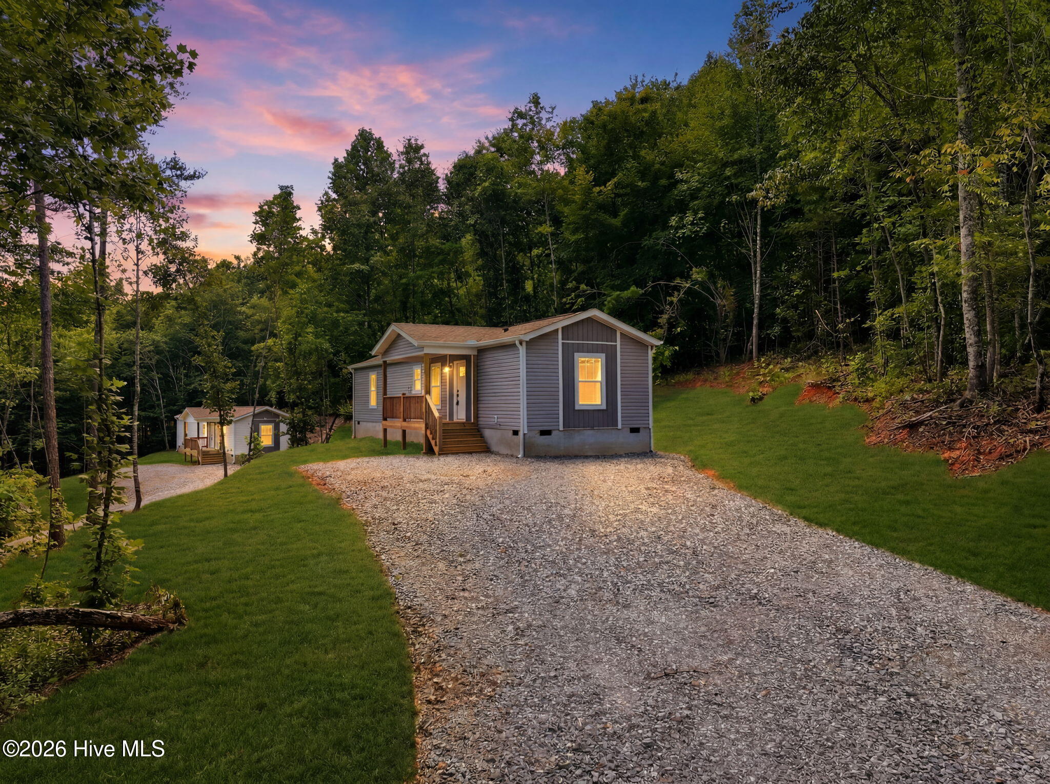 285 Loganberry Lane