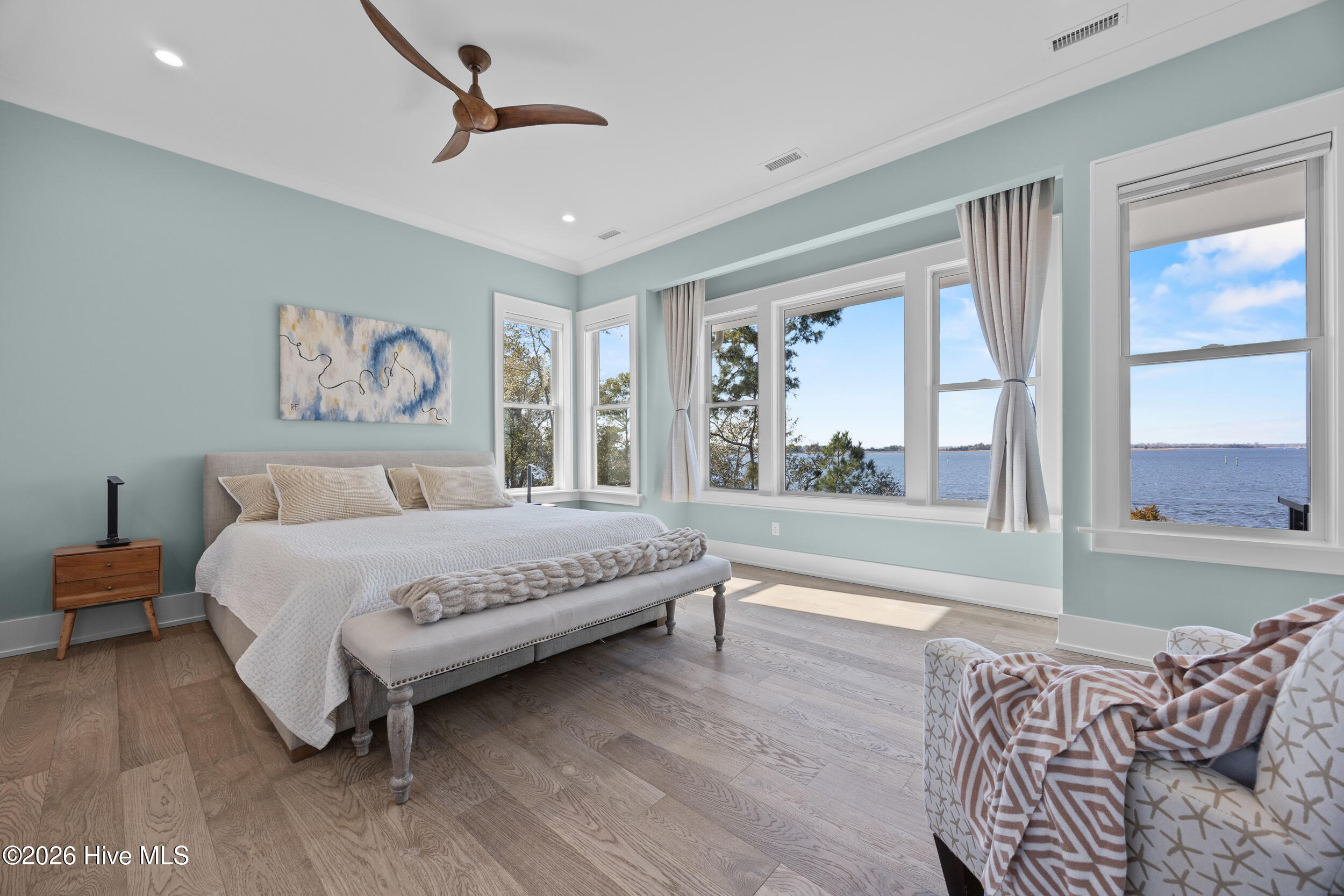 100553352 | Photo 36