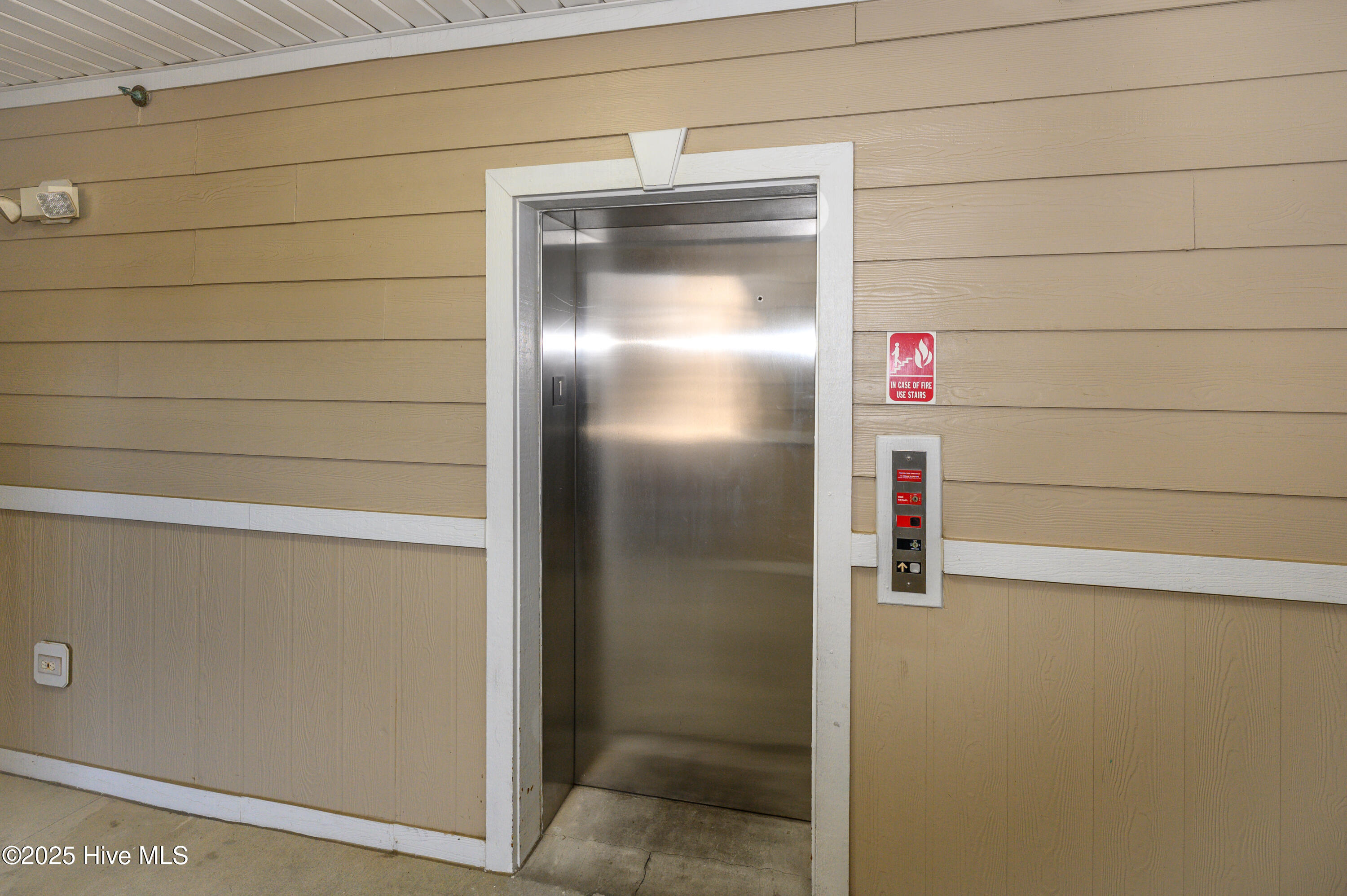 100542495 | Photo 25