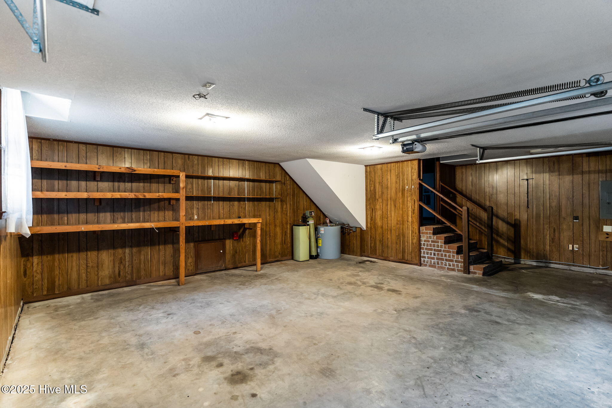 100540294 | Photo 36