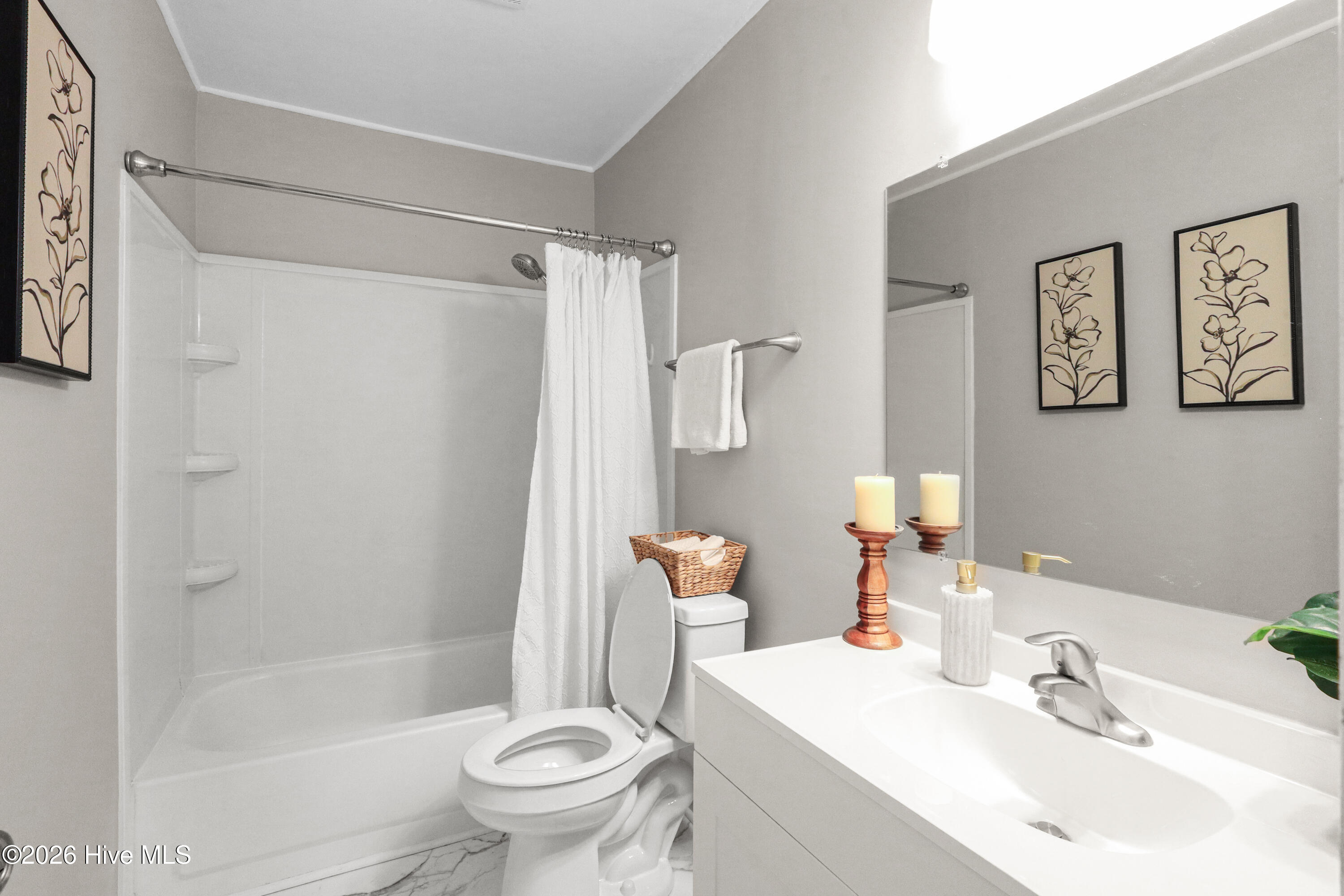 100560188 | Photo 27