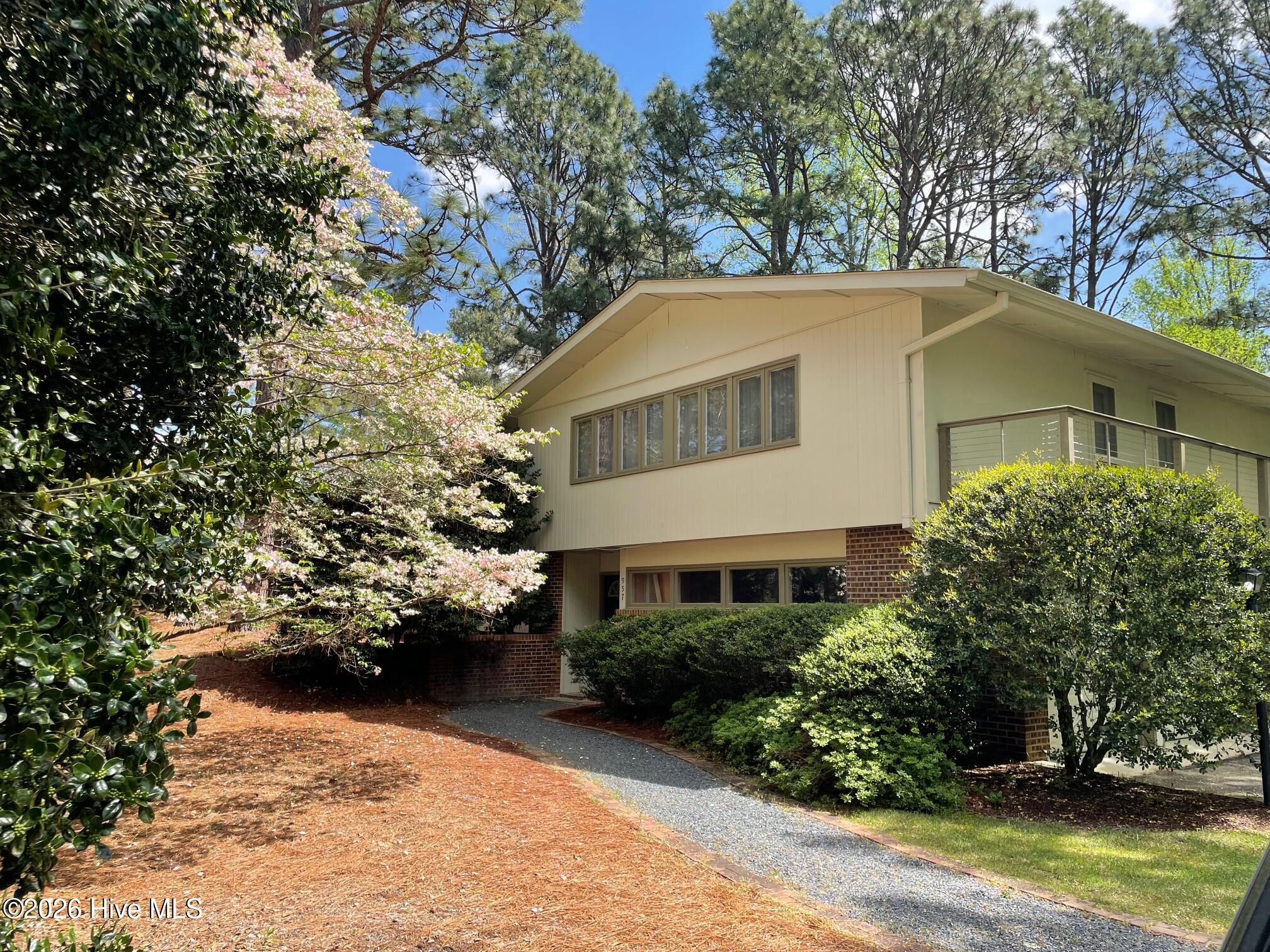 Homes for sale in Southern Pines, NC | 957 Sandavis Rd, Southern Pines, NC 28387 | MLS# 100561462