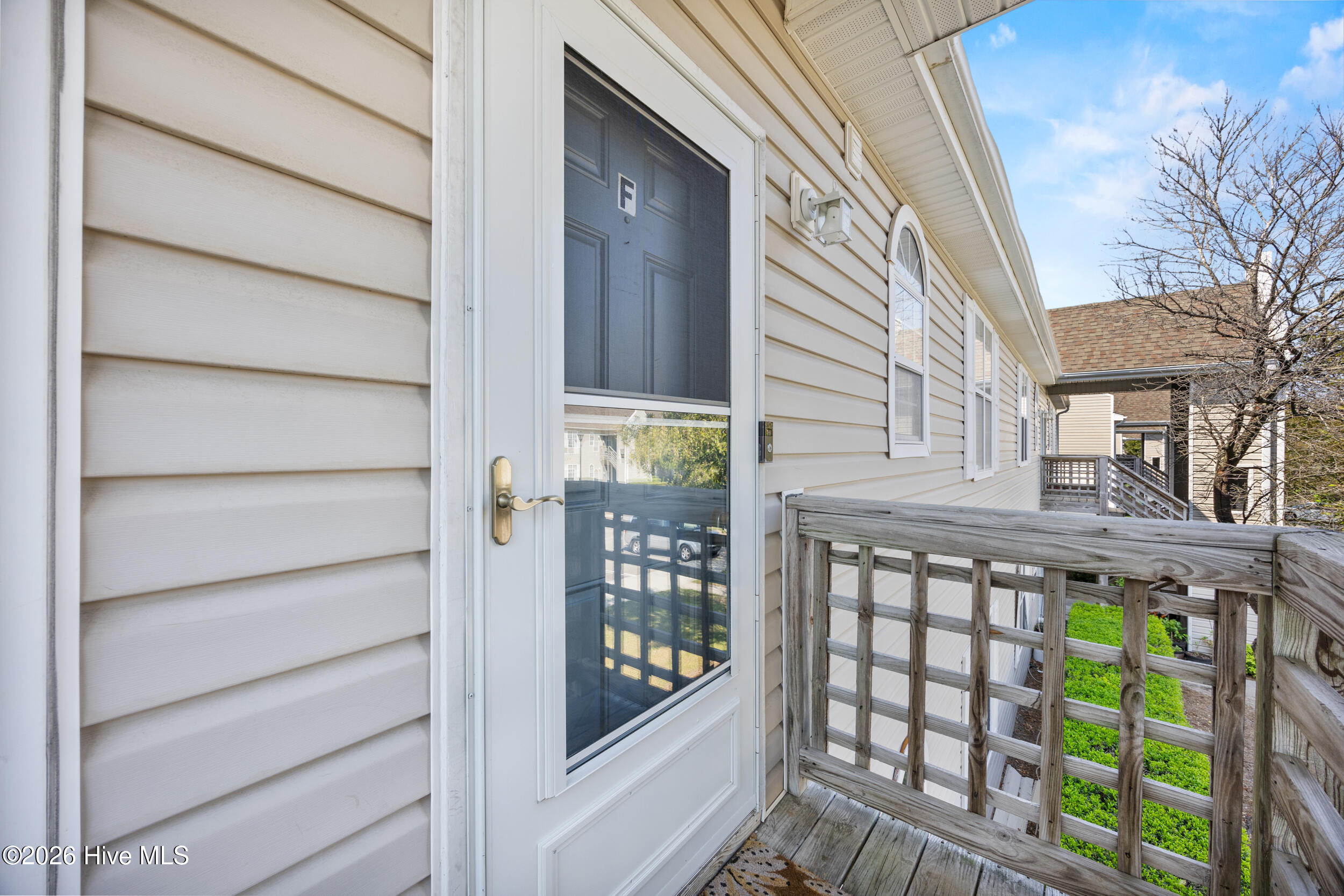 100565125 | Photo 25