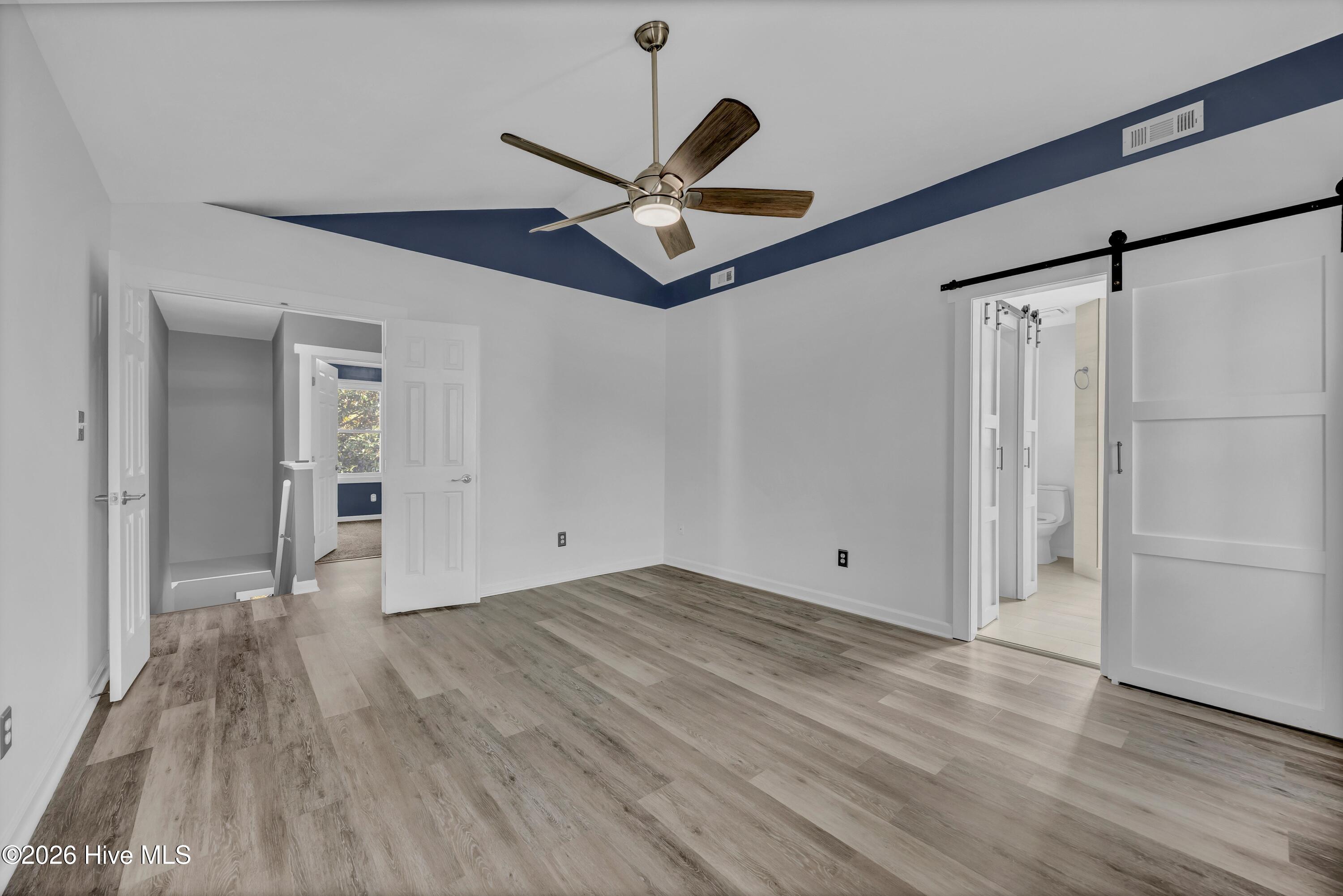 100563133 | Photo 17