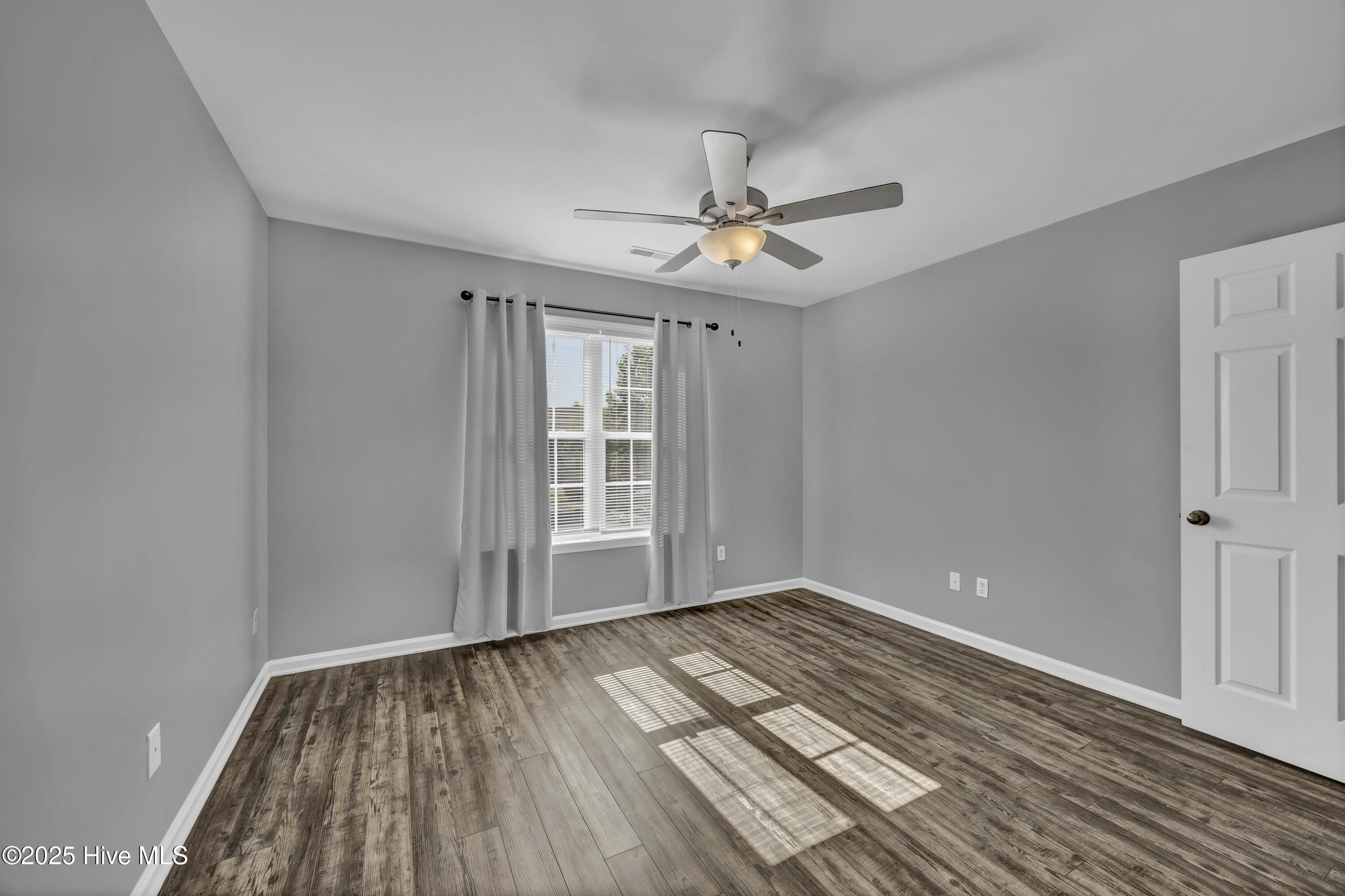 100541290 | Photo 22