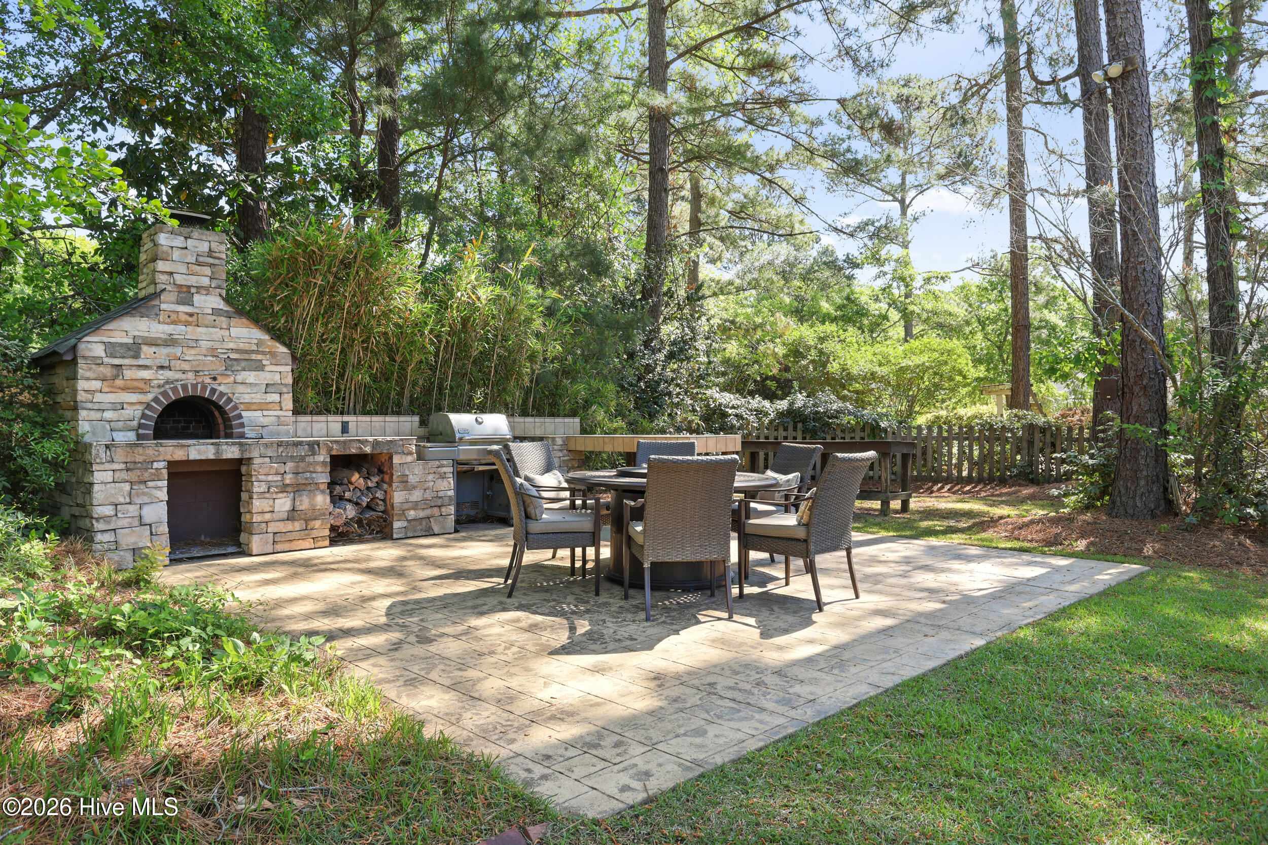 100568942 | Photo 33