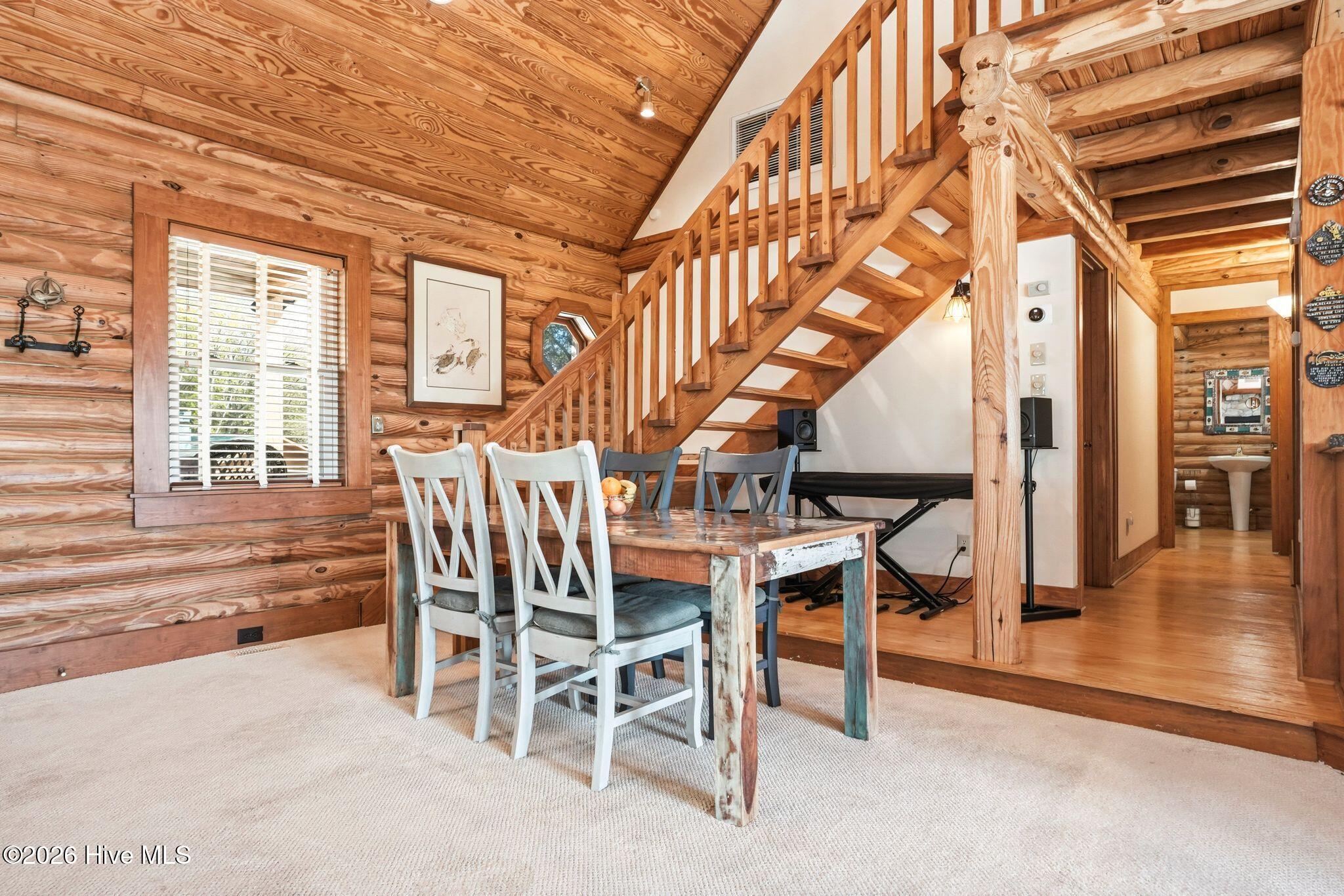 100565055 | Photo 23