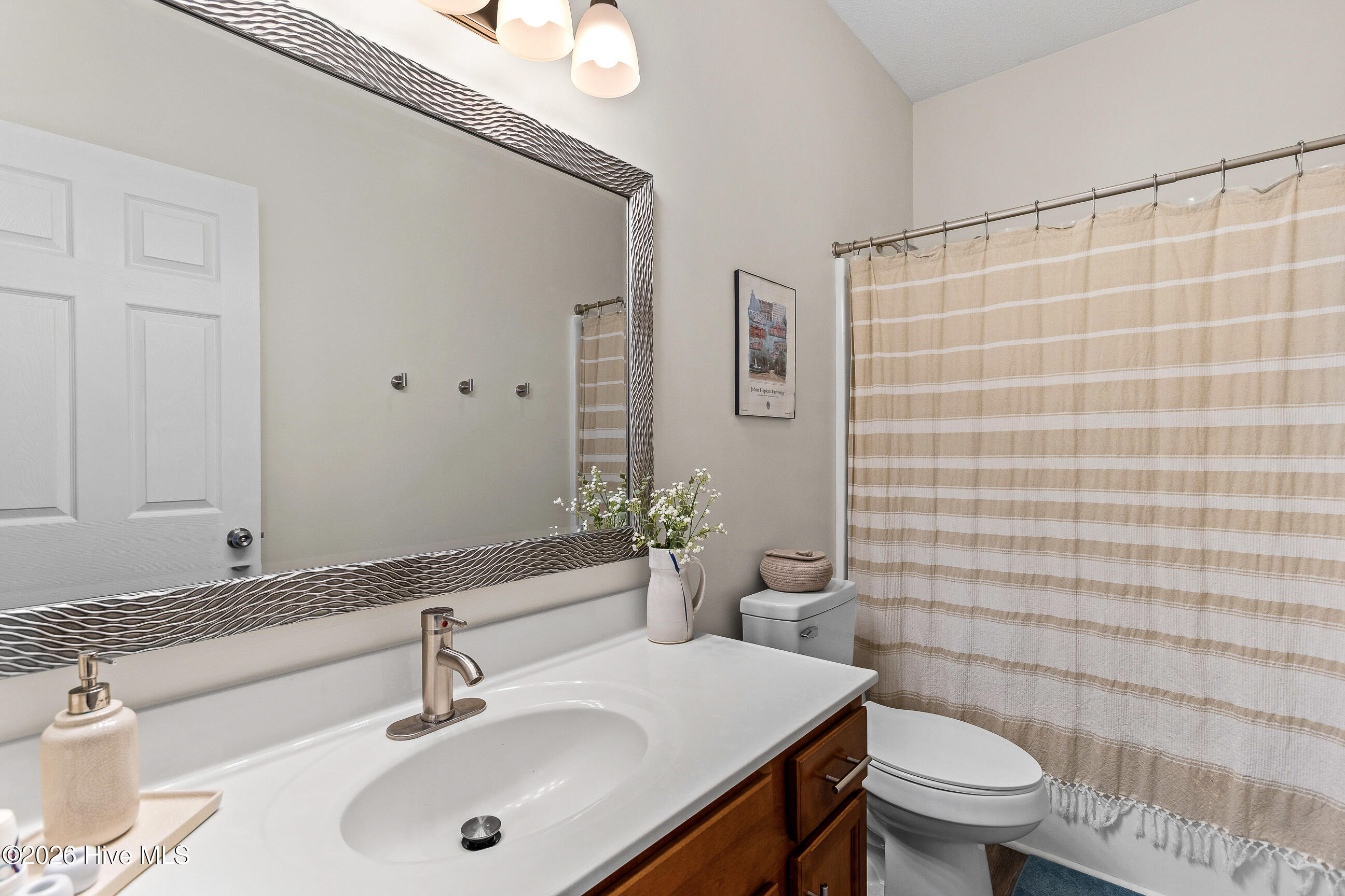 100558370 | Photo 17