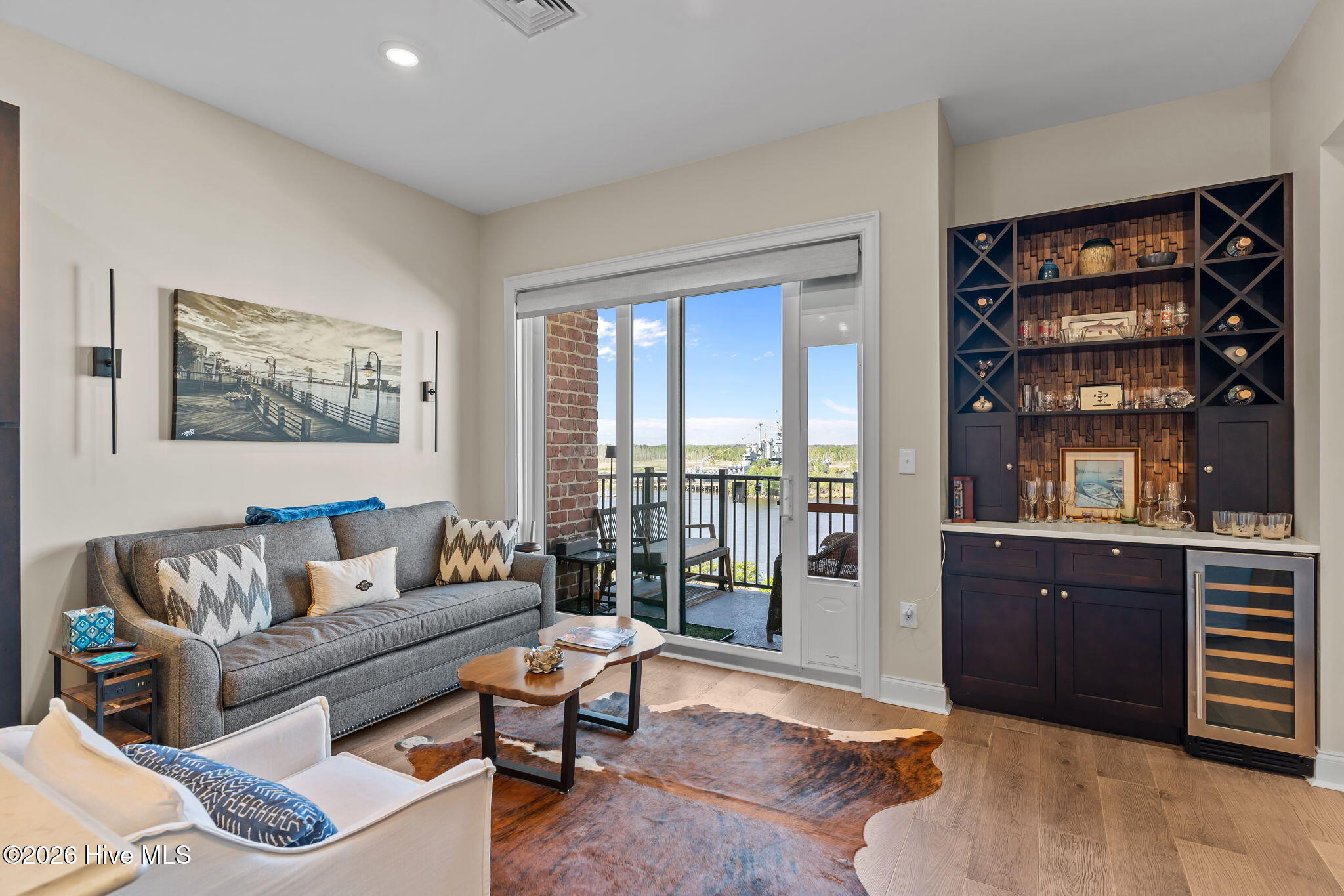 100565283 | Photo 12