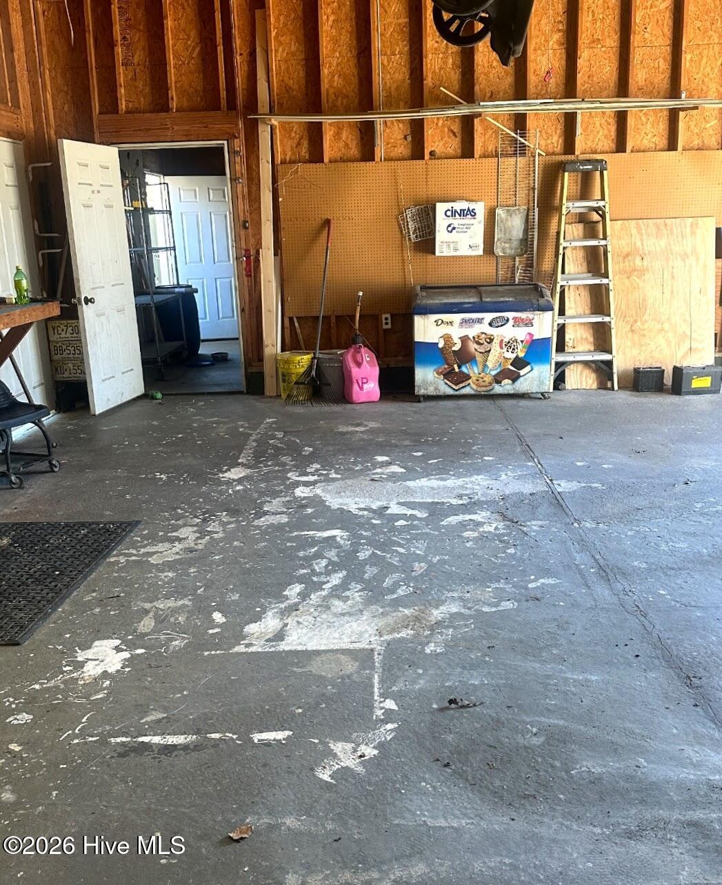 100550417 | Photo 46