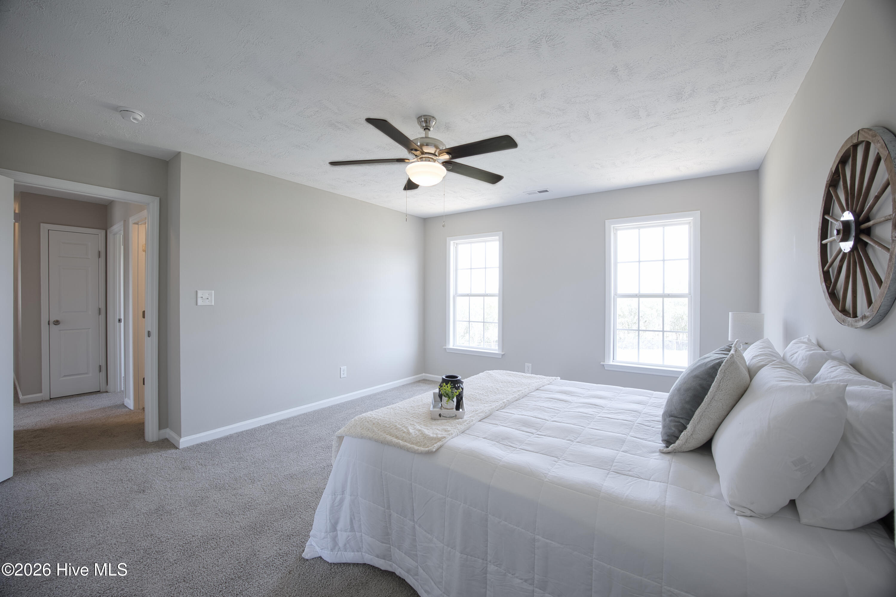 100570249 | Photo 23