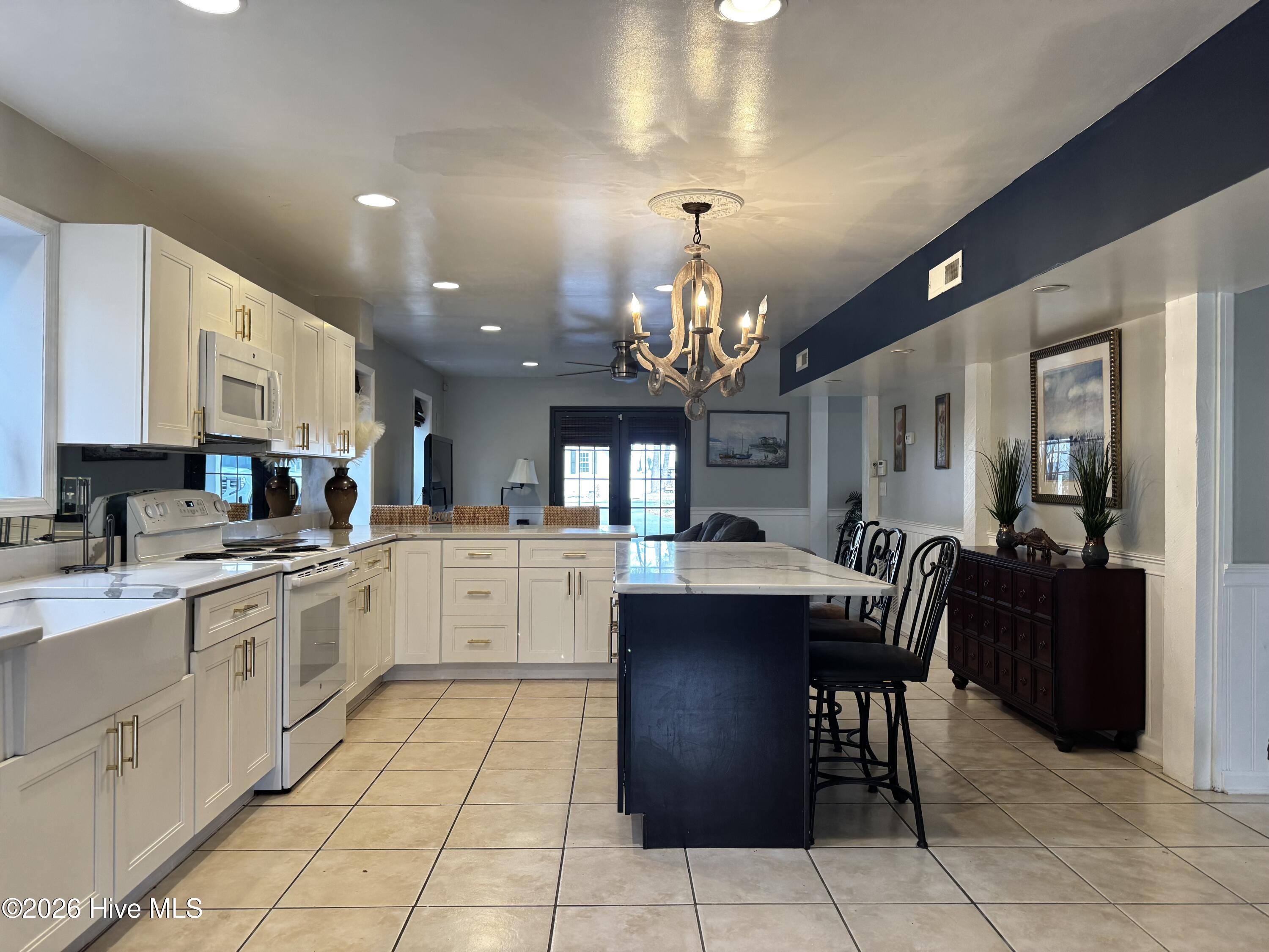 100558799 | Photo 11