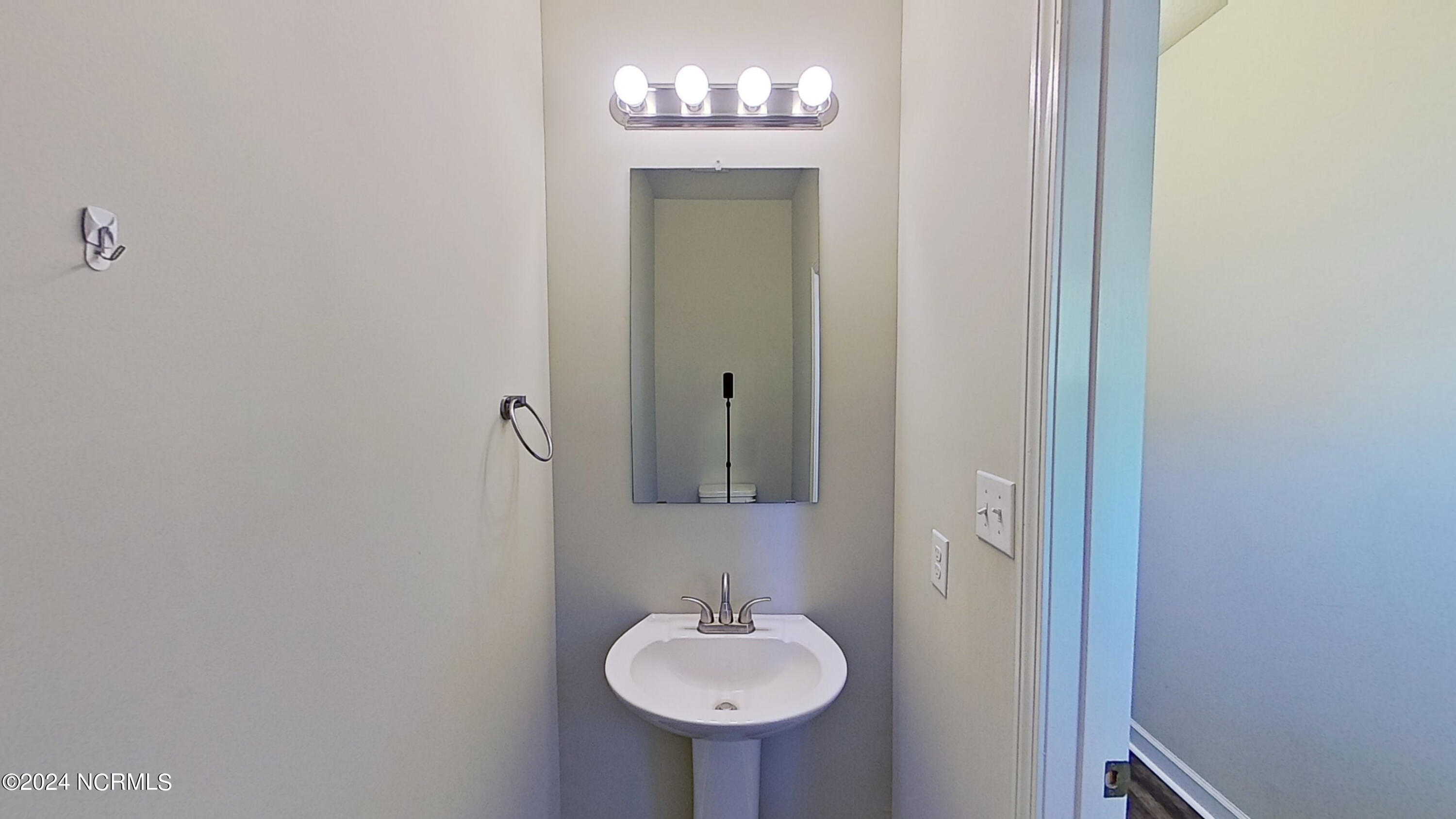 100524668 | Photo 12