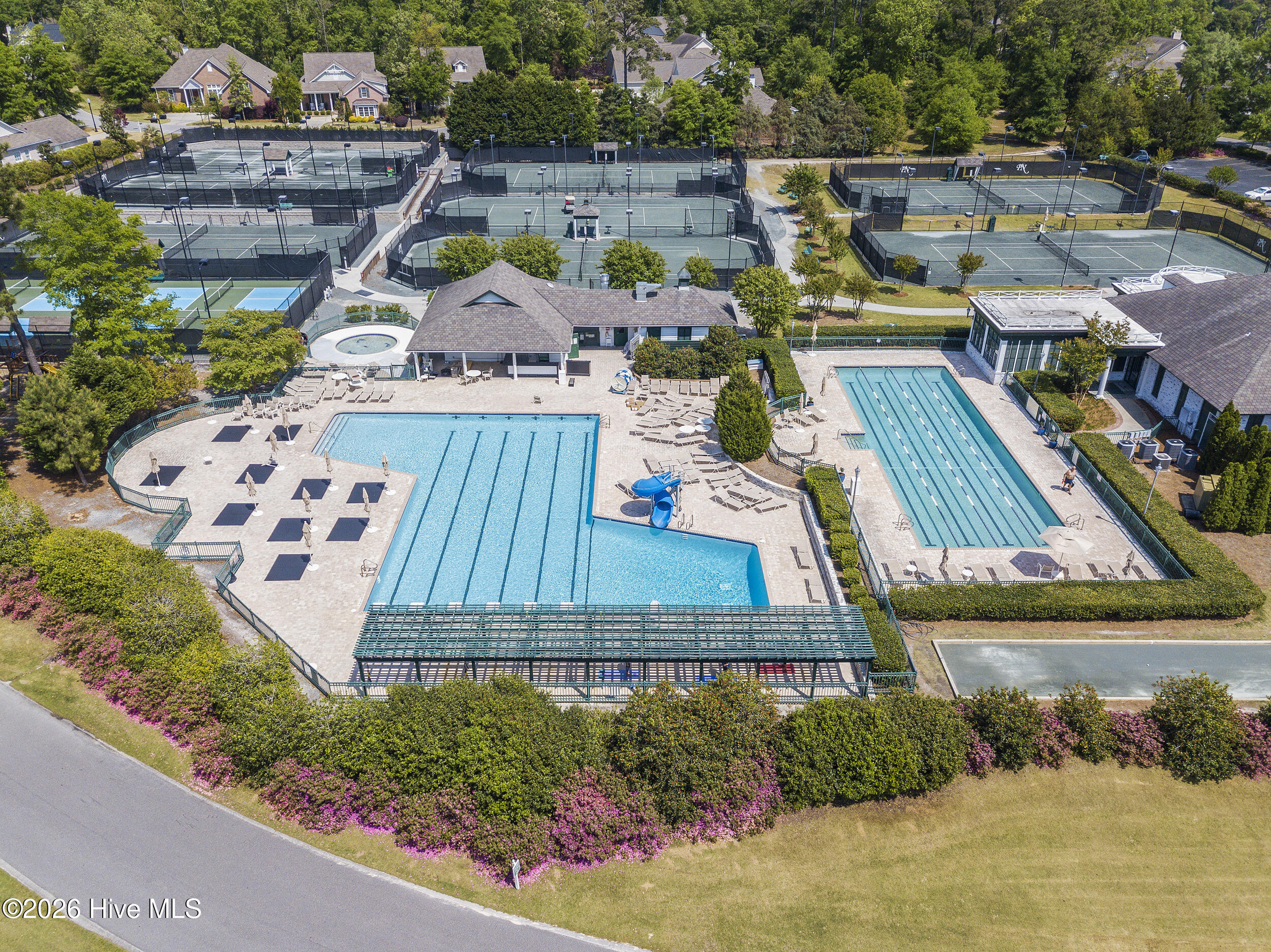 100566149 | Photo 59