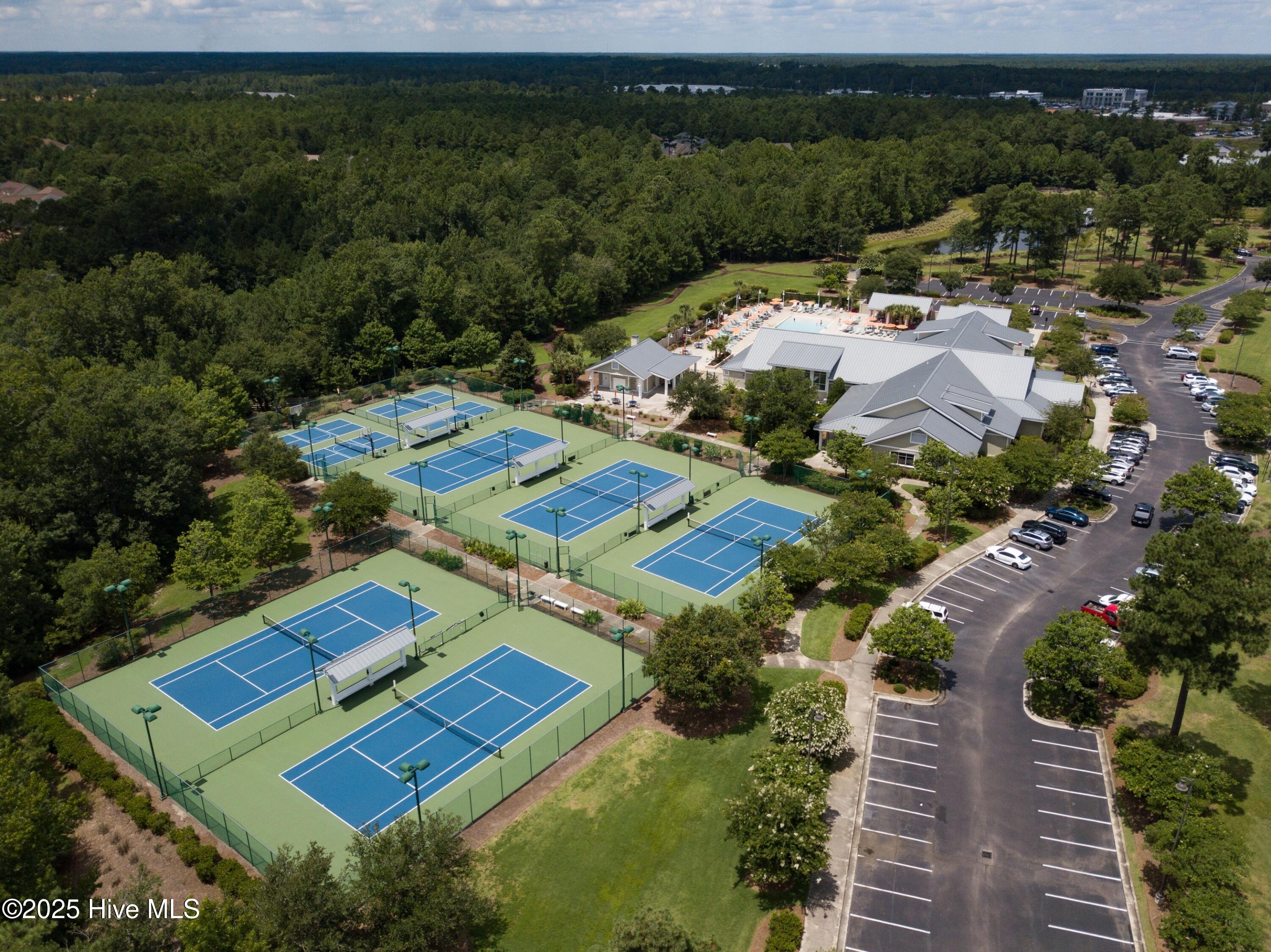 100531826 | Photo 72