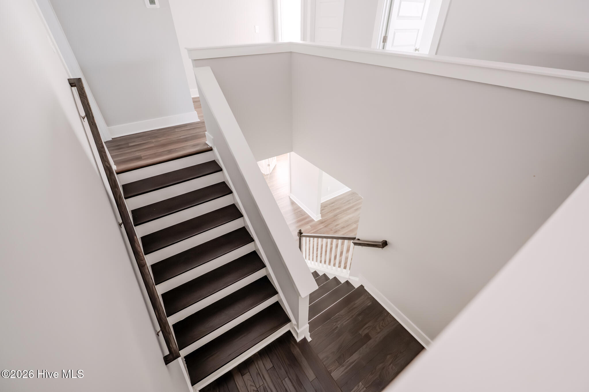 100567790 | Photo 44