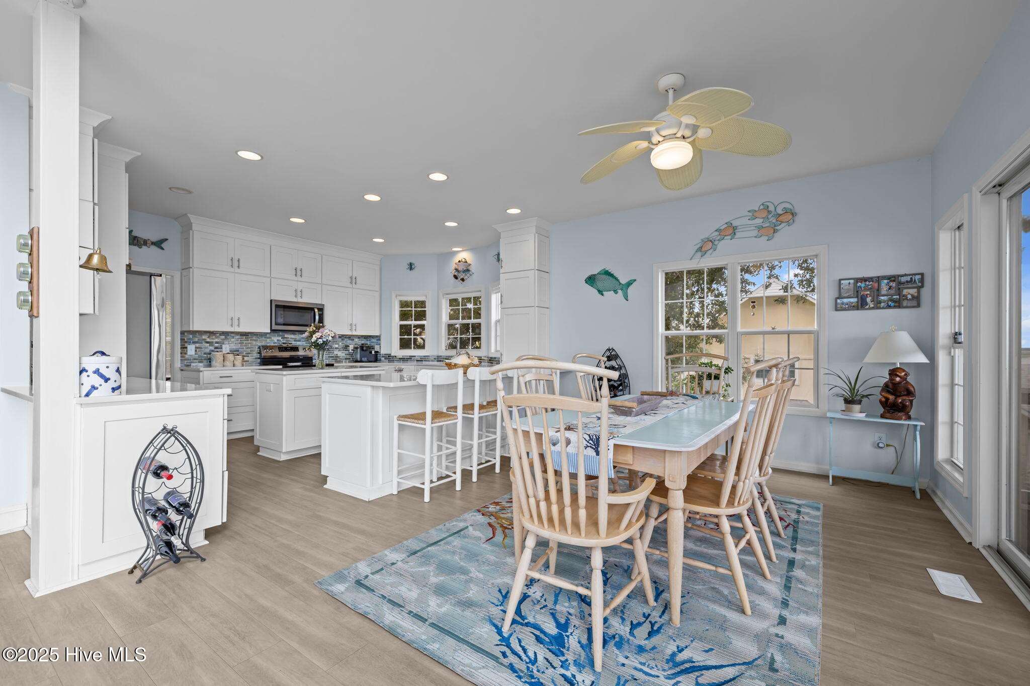 100526742 | Photo 21