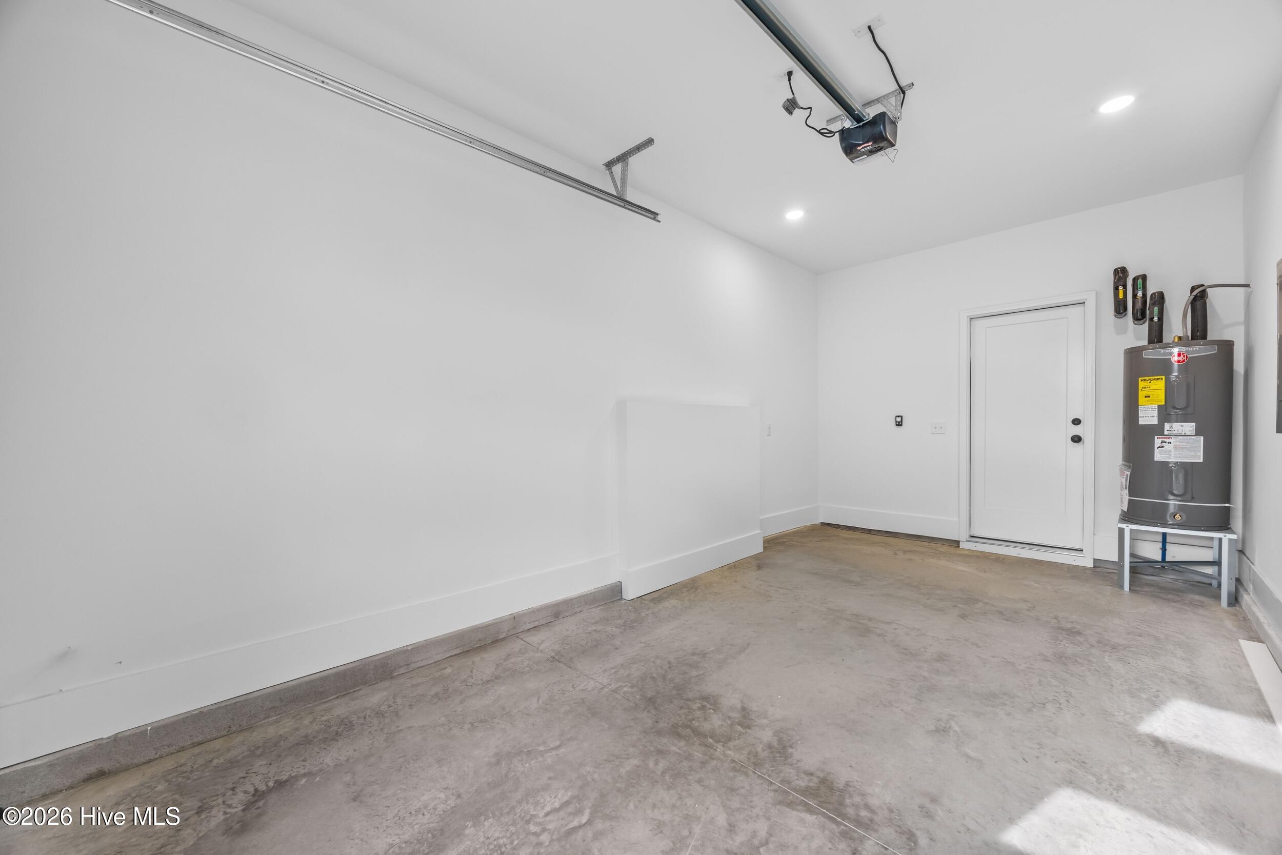 100566650 | Photo 36