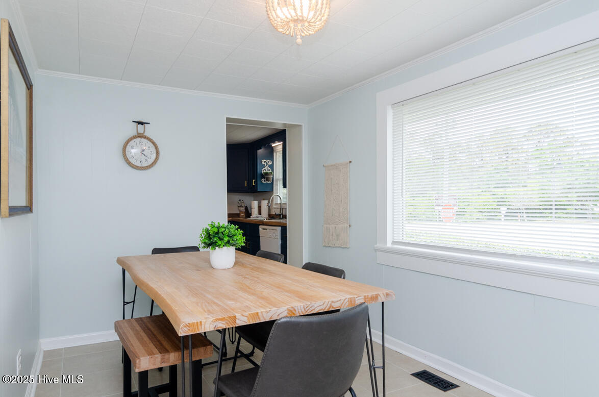 100564062 | Photo 12