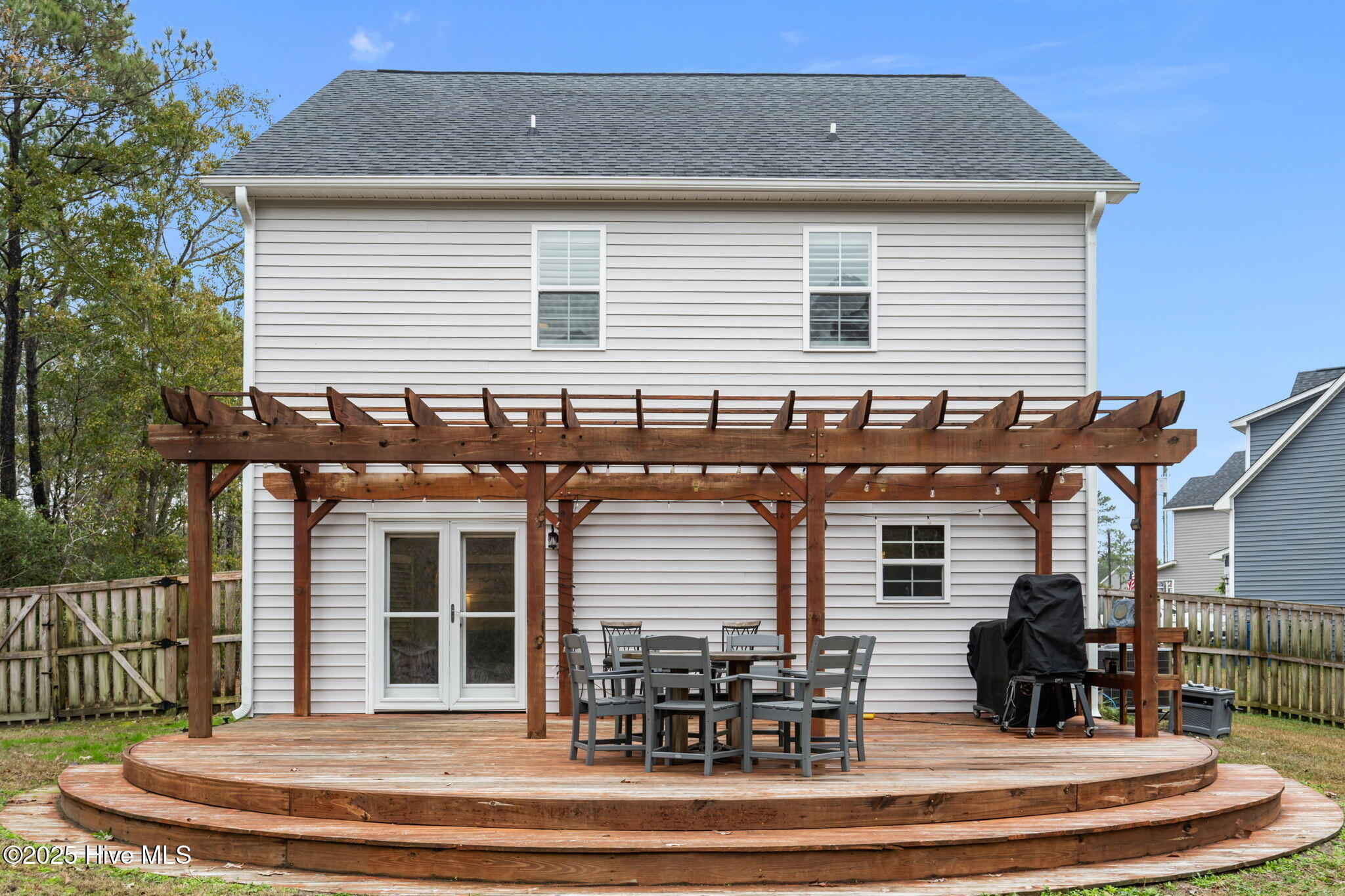 100544469 | Photo 32