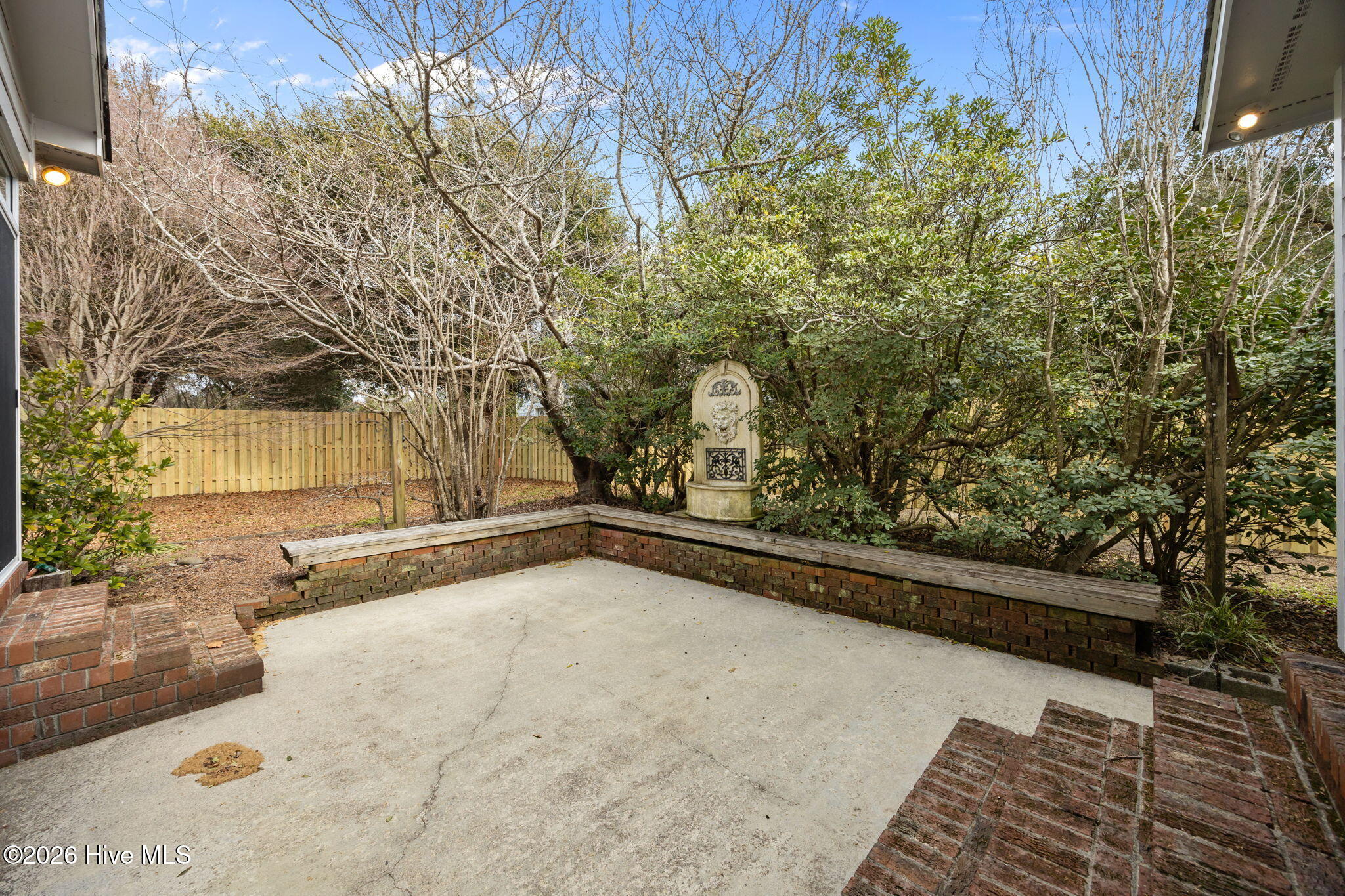 100557561 | Photo 41