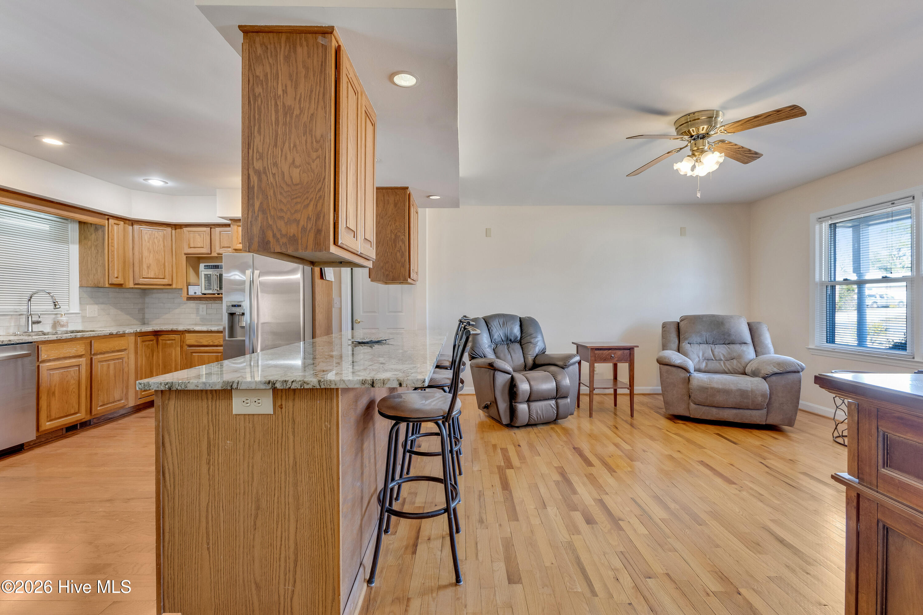 100554925 | Photo 10