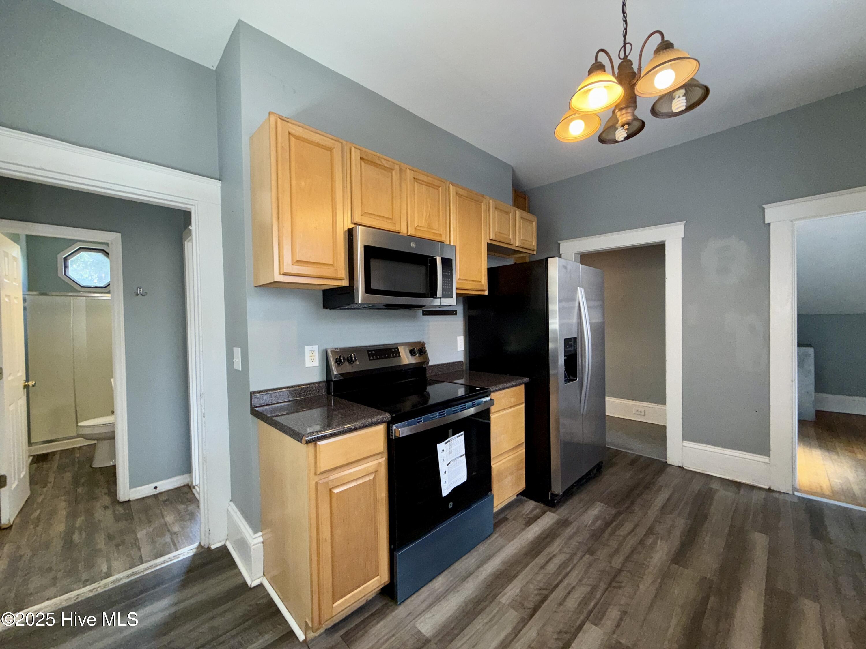 100521707 | Photo 11