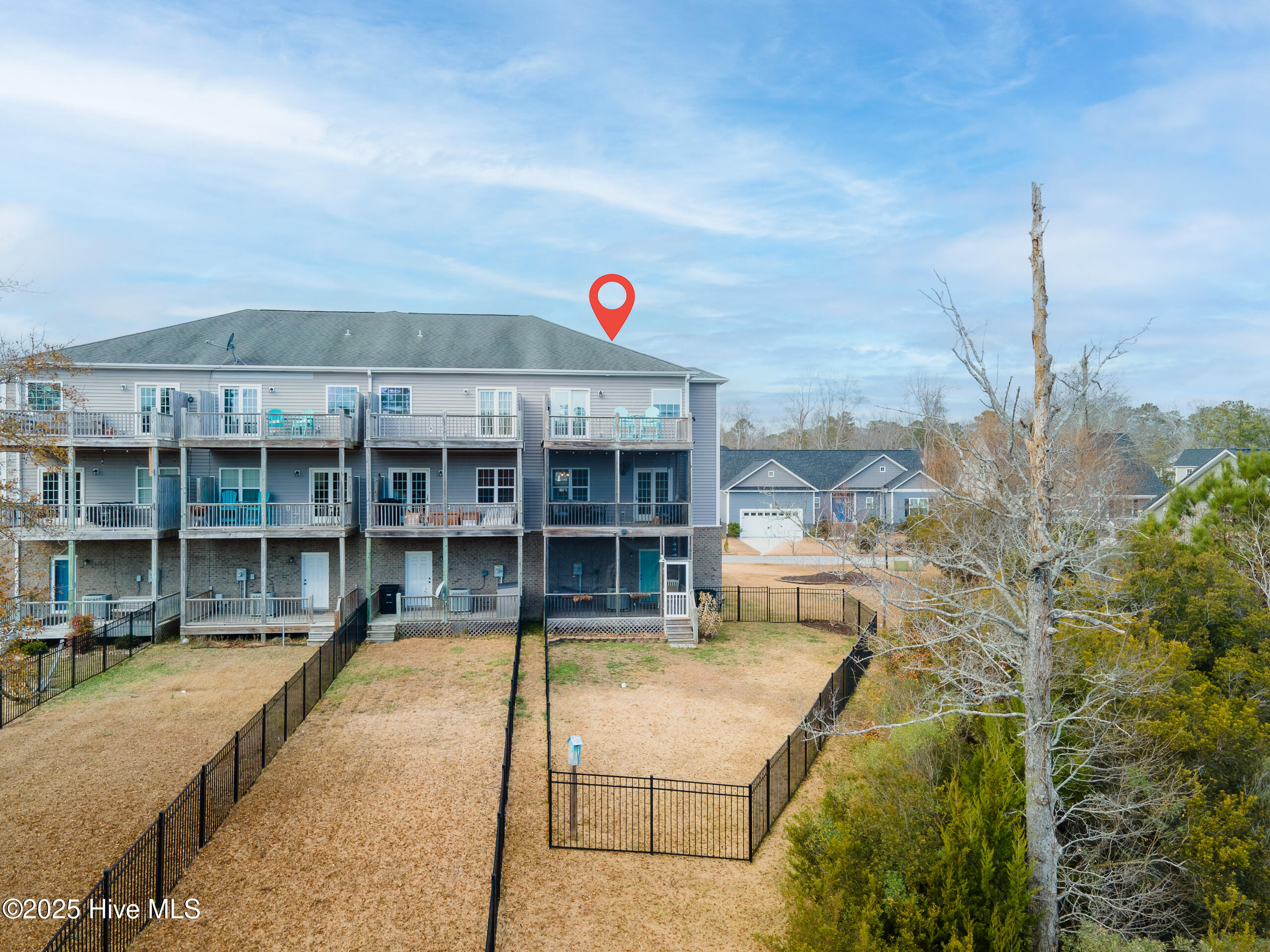 100546927 | Photo 54