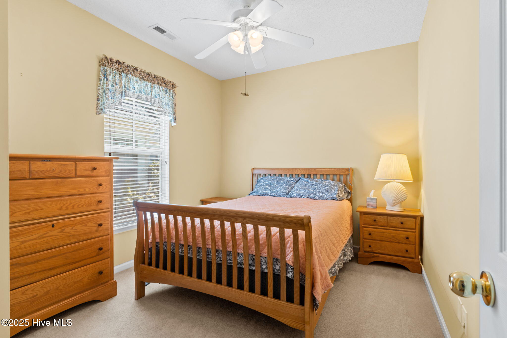 100519140 | Photo 20