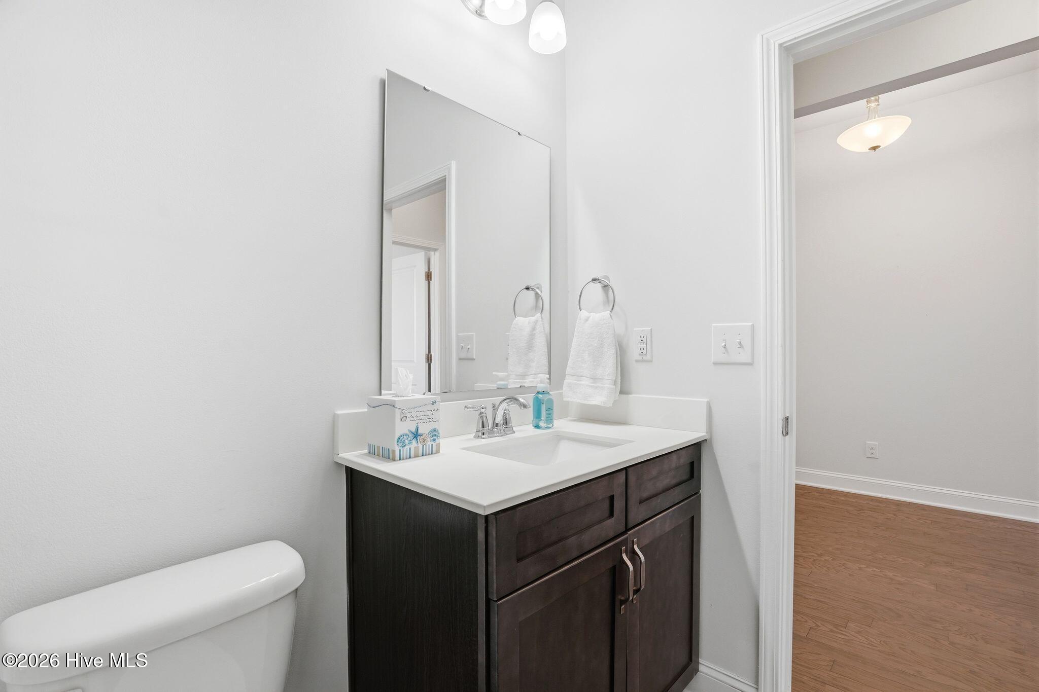 100560462 | Photo 51