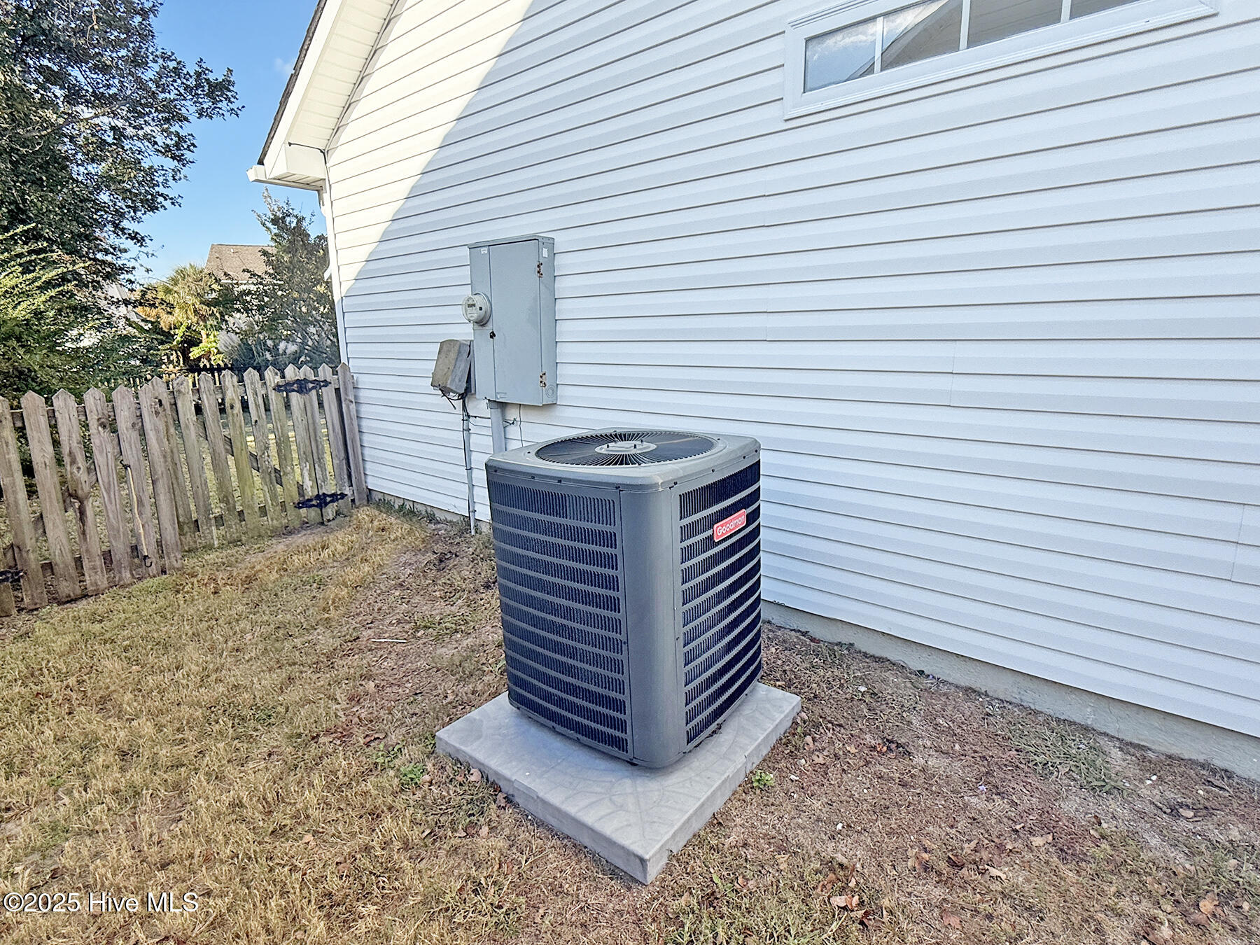 100537357 | Photo 40