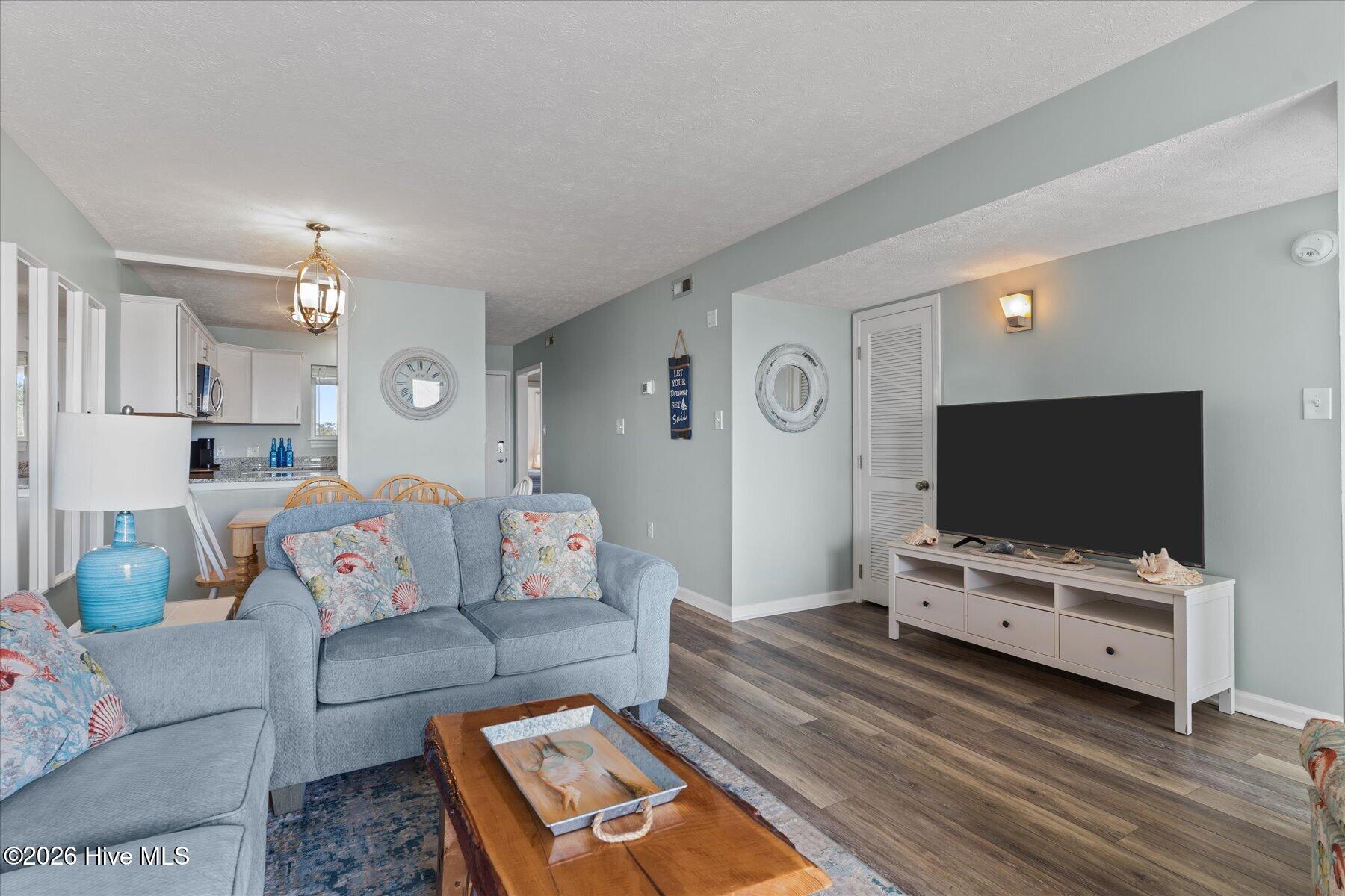 100564383 | Photo 29