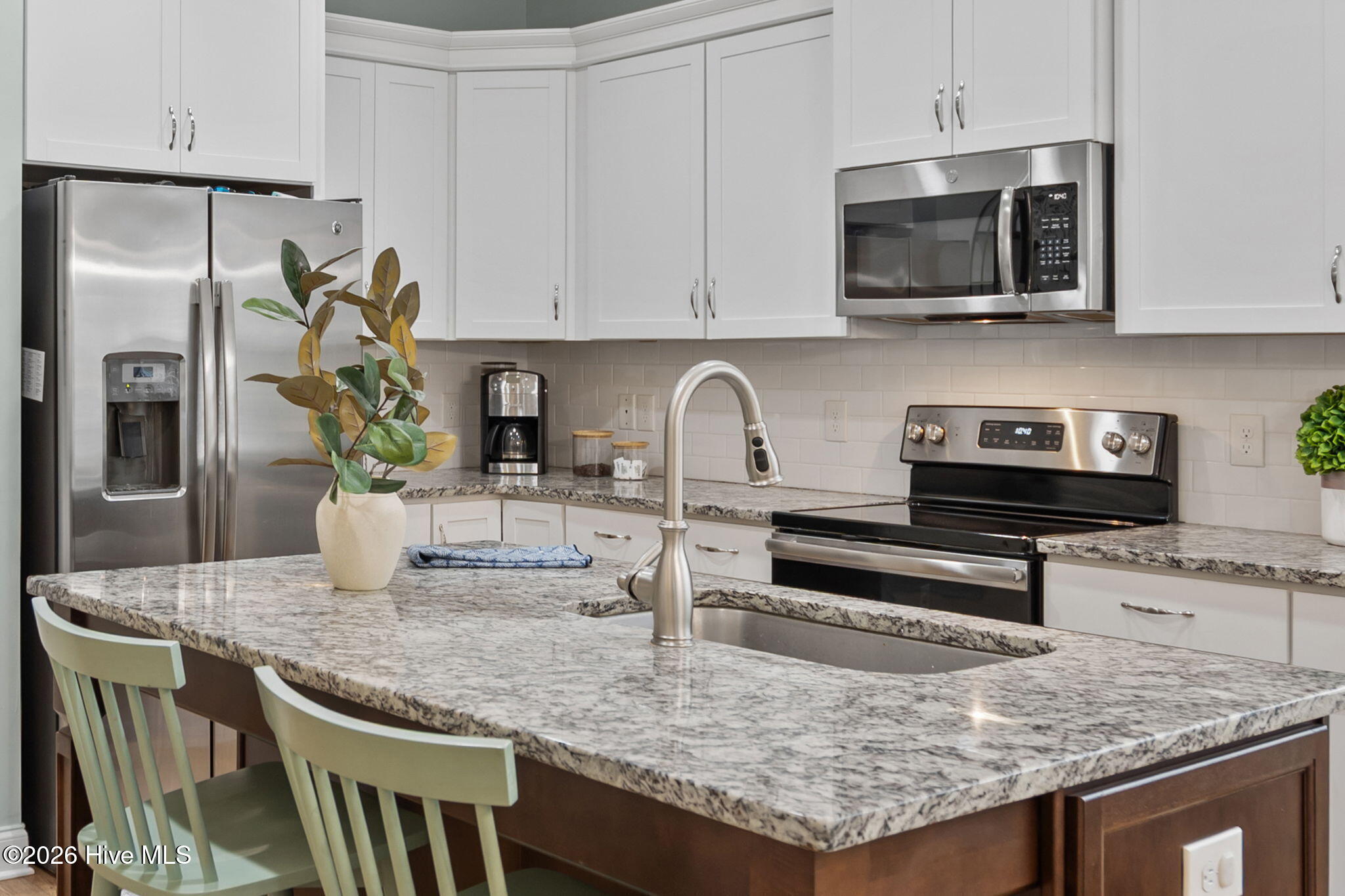 100558672 | Photo 20