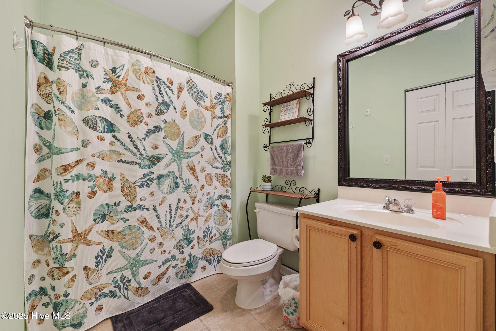 100546293 | Photo 23