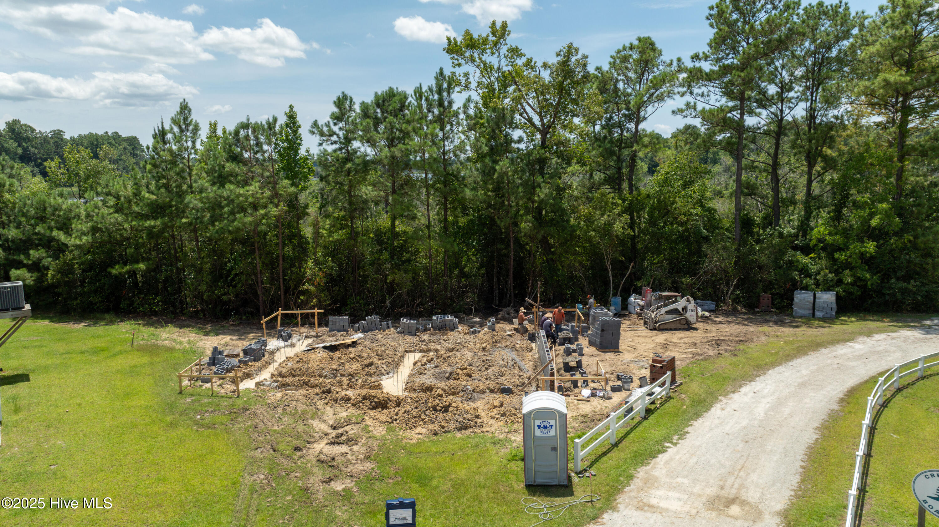 100526945 | Photo 34