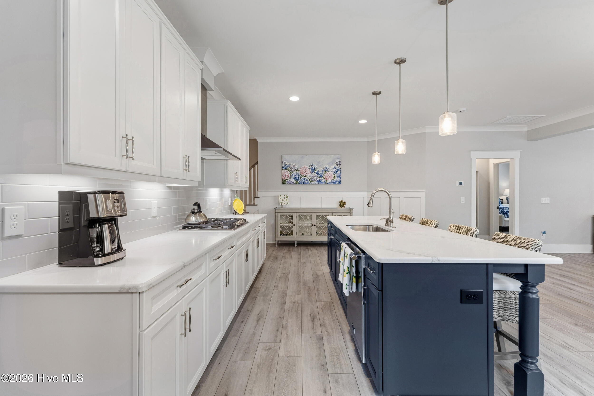 100560170 | Photo 23