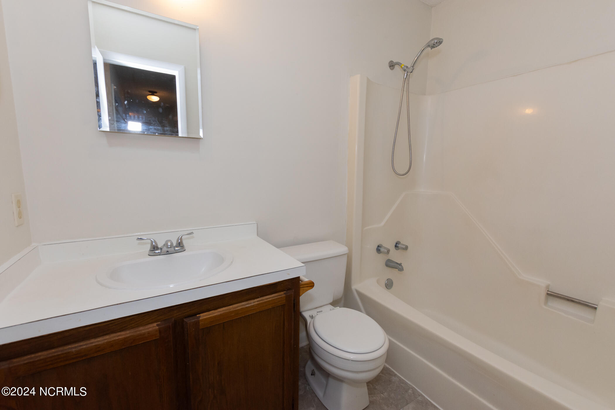 100528629 | Photo 33