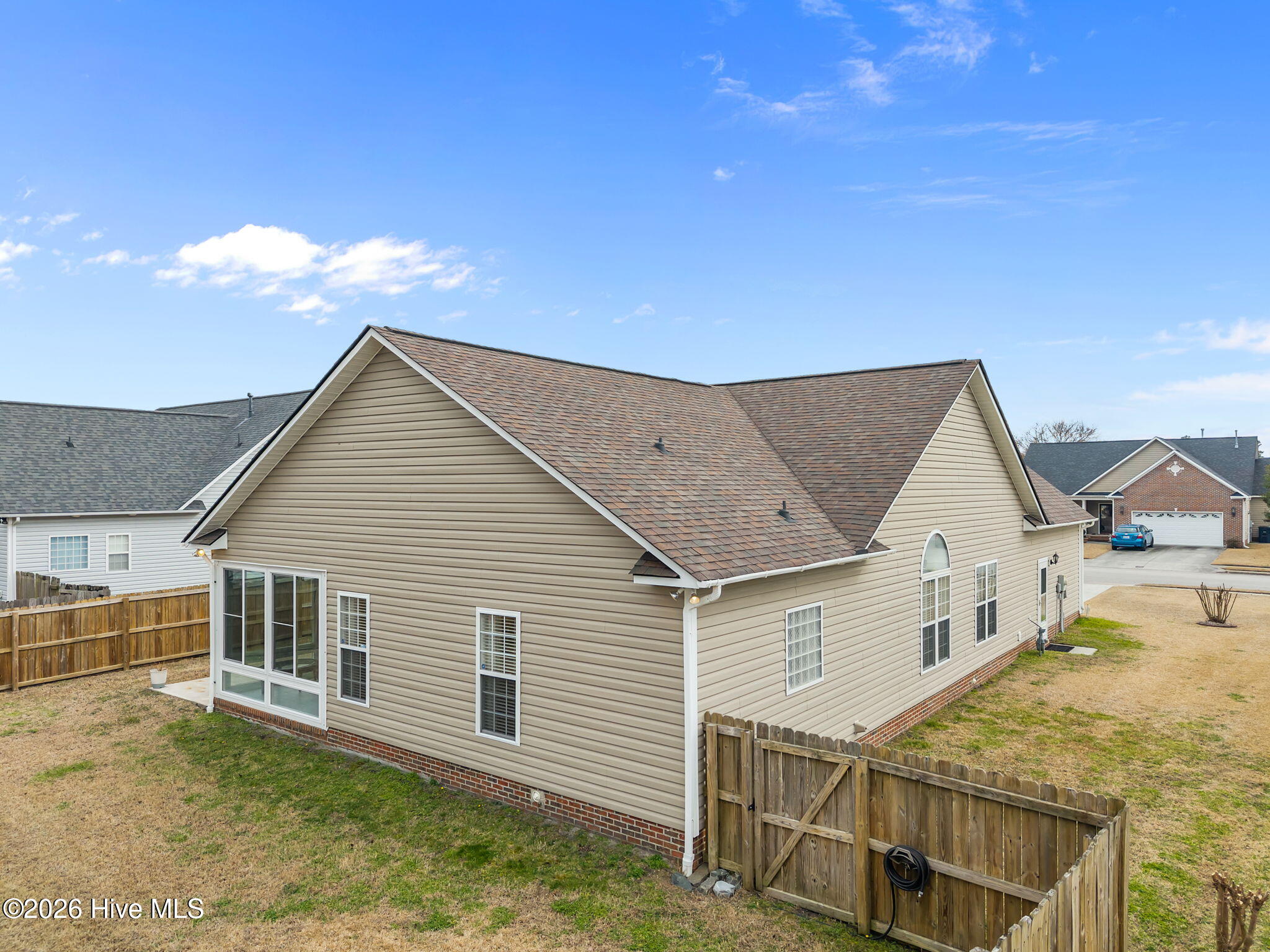 100557483 | Photo 43